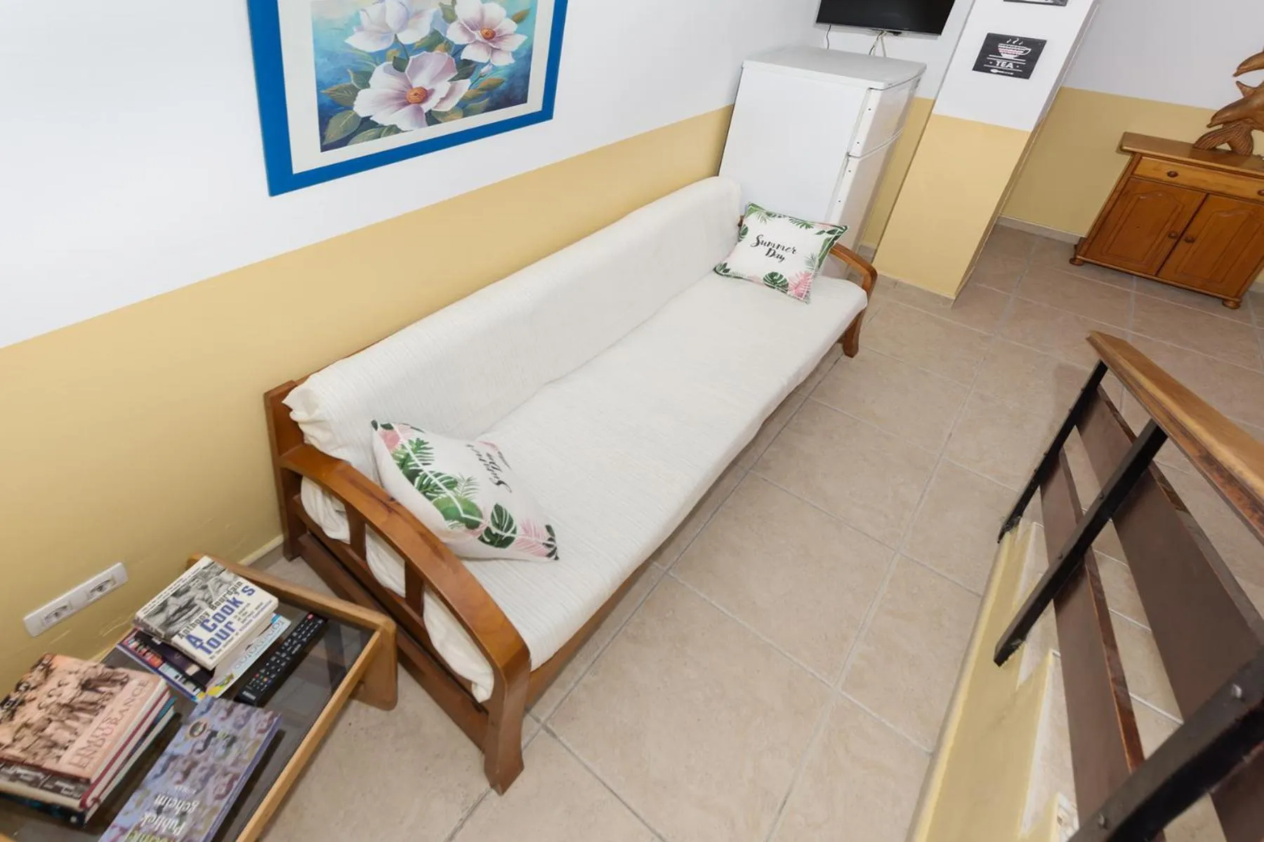 Communal lounge/ TV room, Bed in Hostal Magec