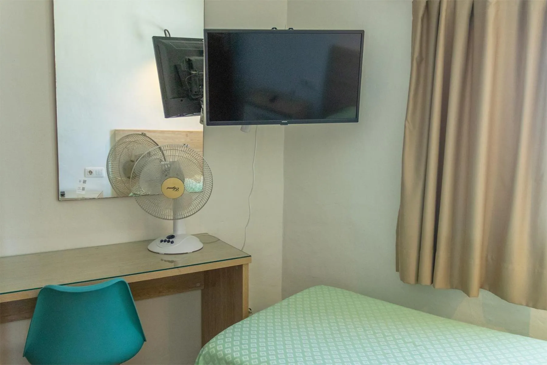 TV and multimedia, Bed in Hostal Magec