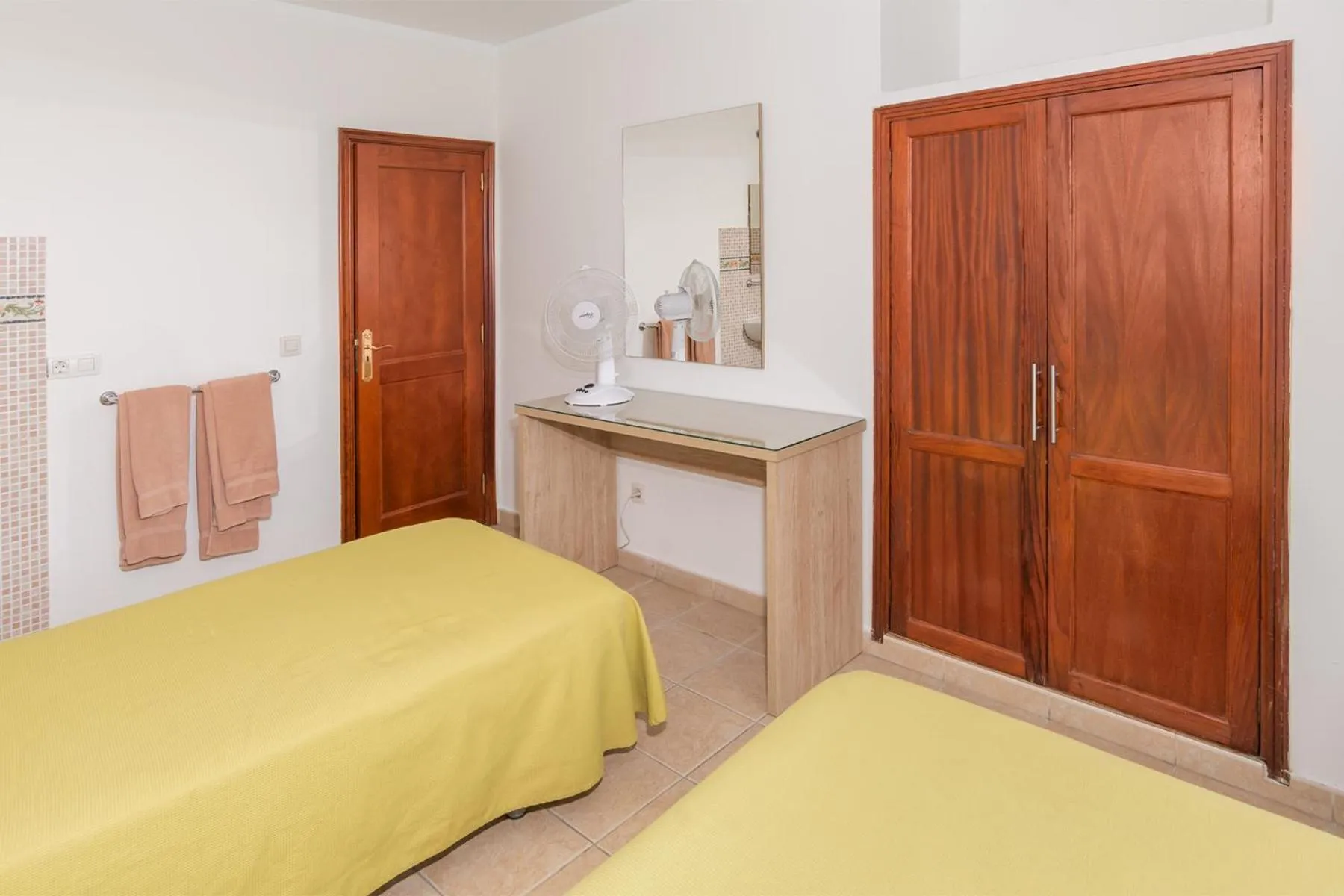 Toilet, Bed in Hostal Magec