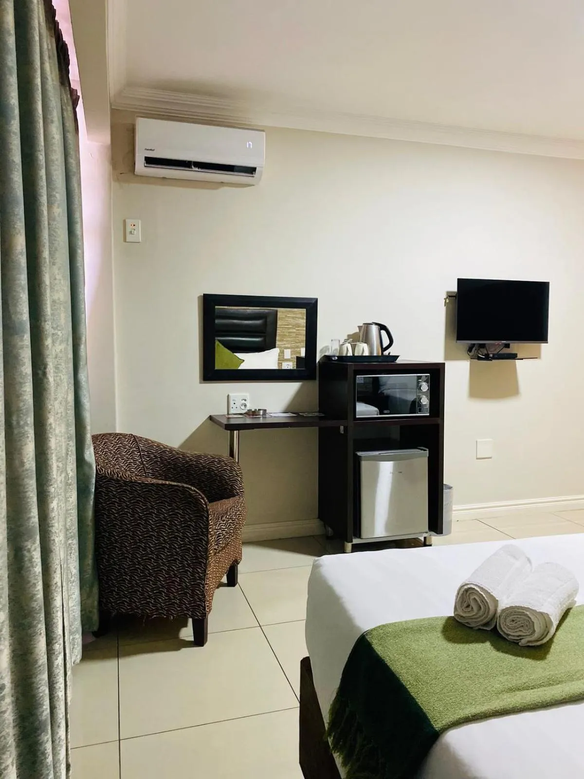 Property building, Bed in Bayside Hotel 97 Russell Street