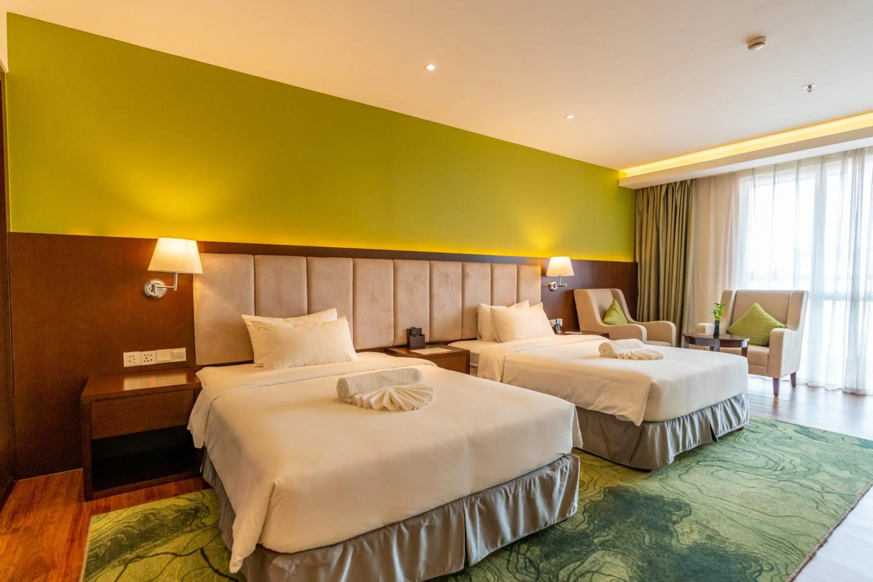 View (from property/room), Bed in Olympia City Hotel by Dara