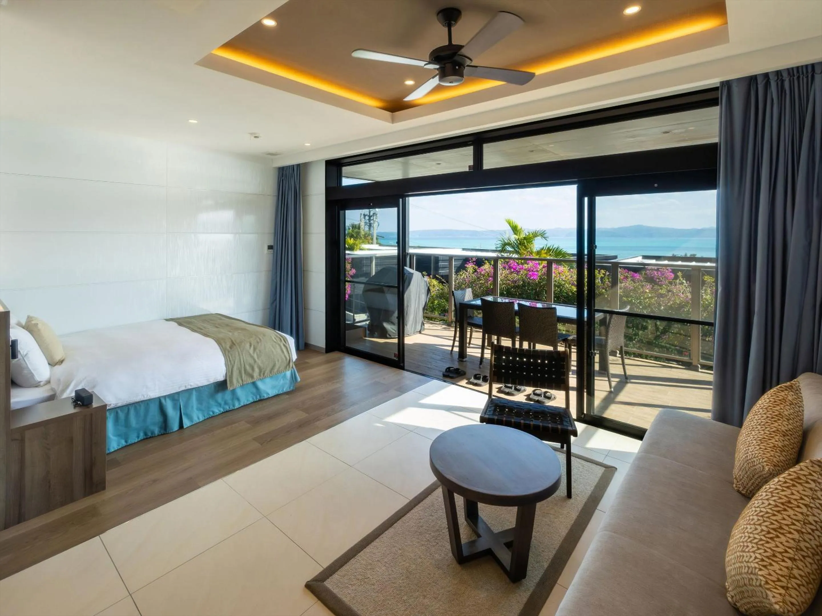 Living room, Bed in One Suite THE TERRACE