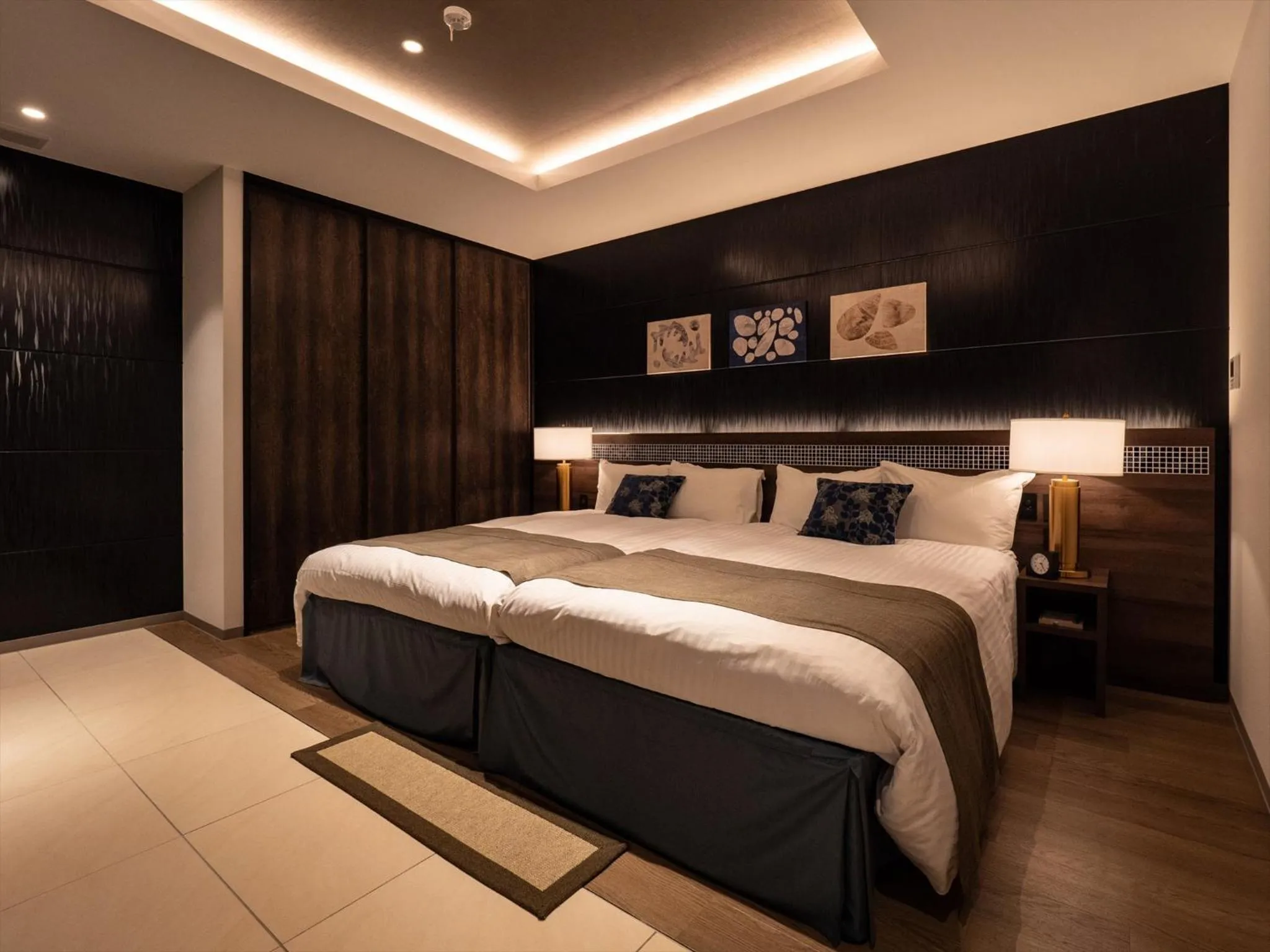 Bedroom, Bed in One Suite THE TERRACE