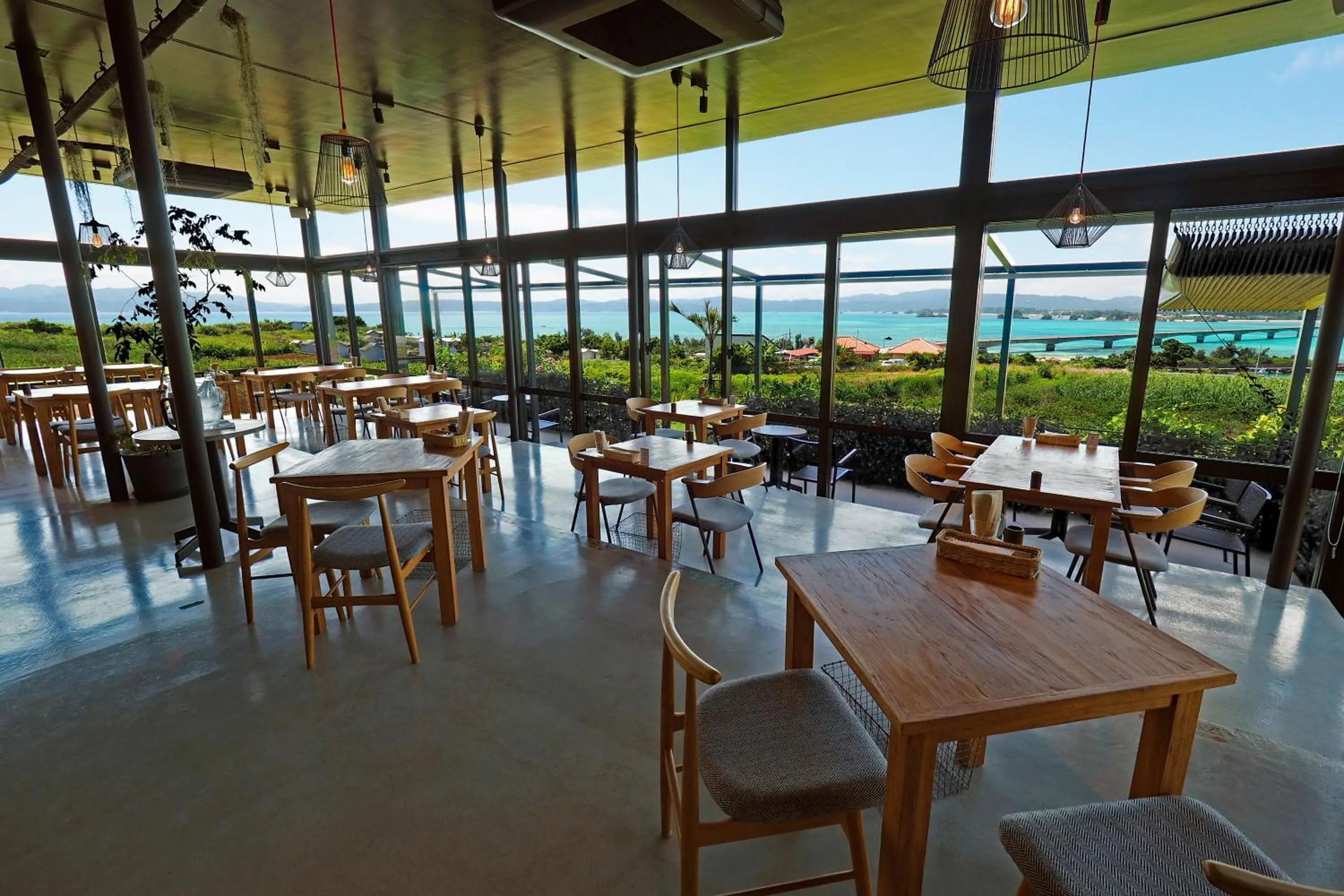 Food and drinks in One Suite THE TERRACE