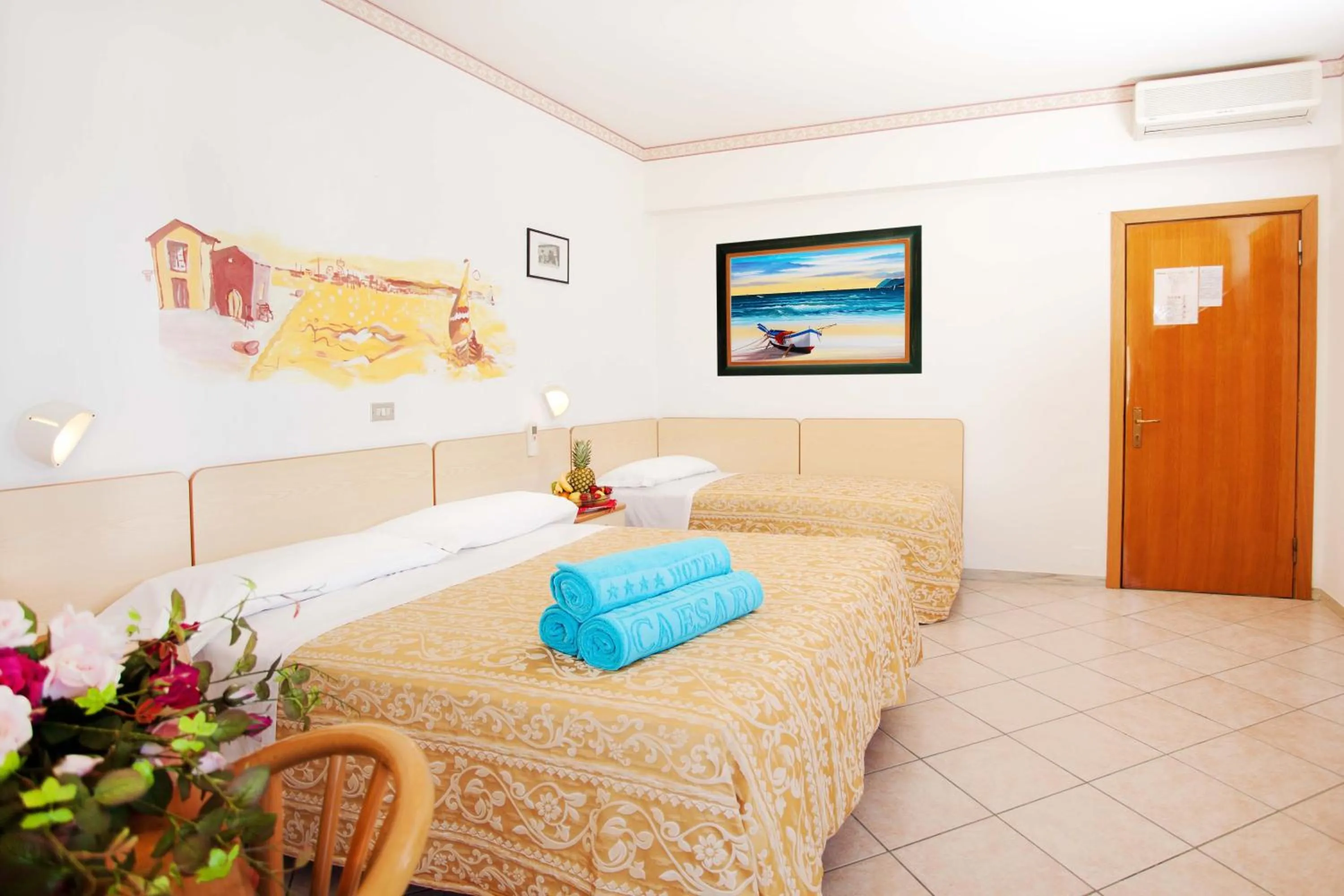 Bedroom, Bed in Hotel Caesar