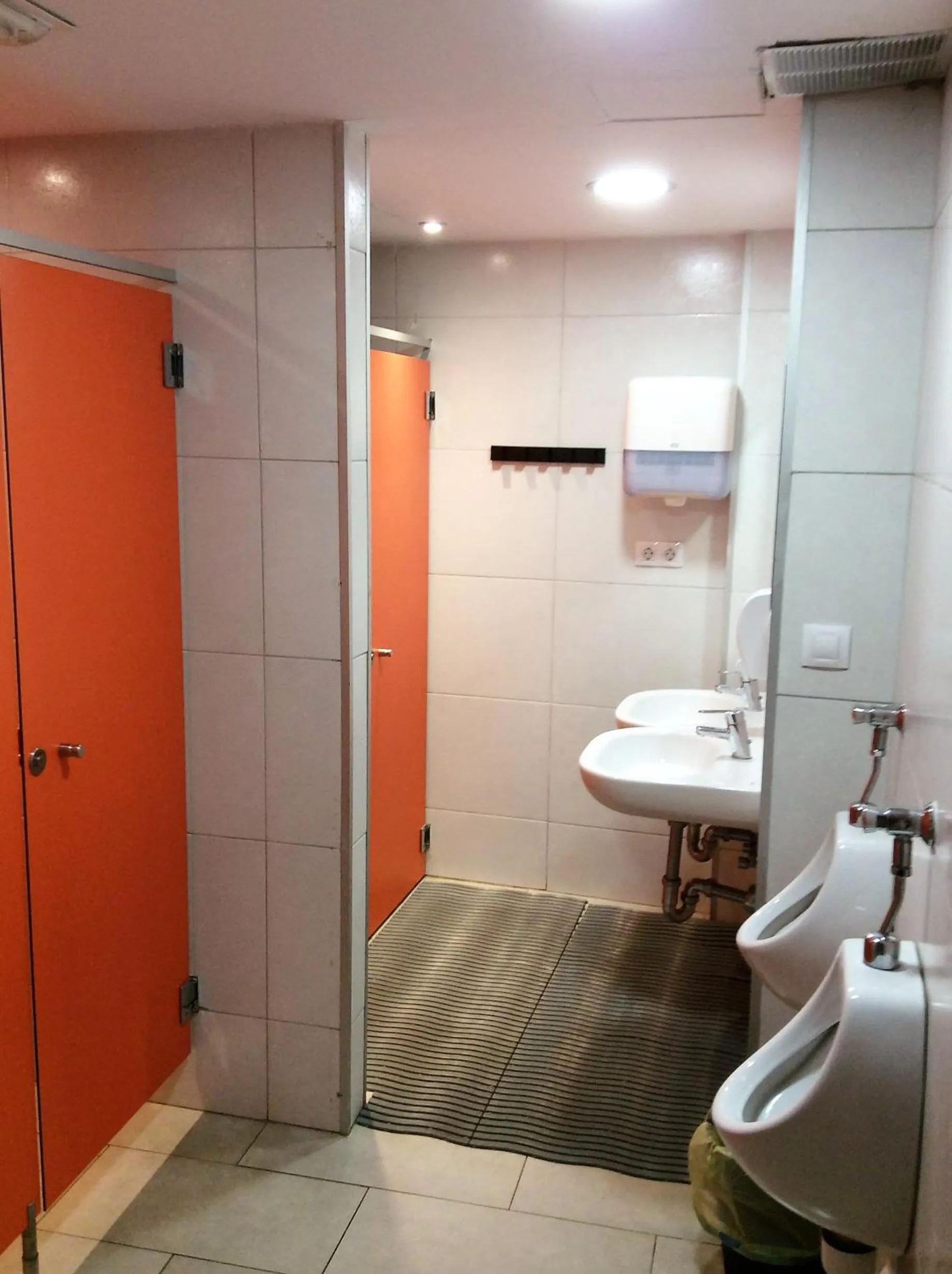 Bathroom in Hostelscat