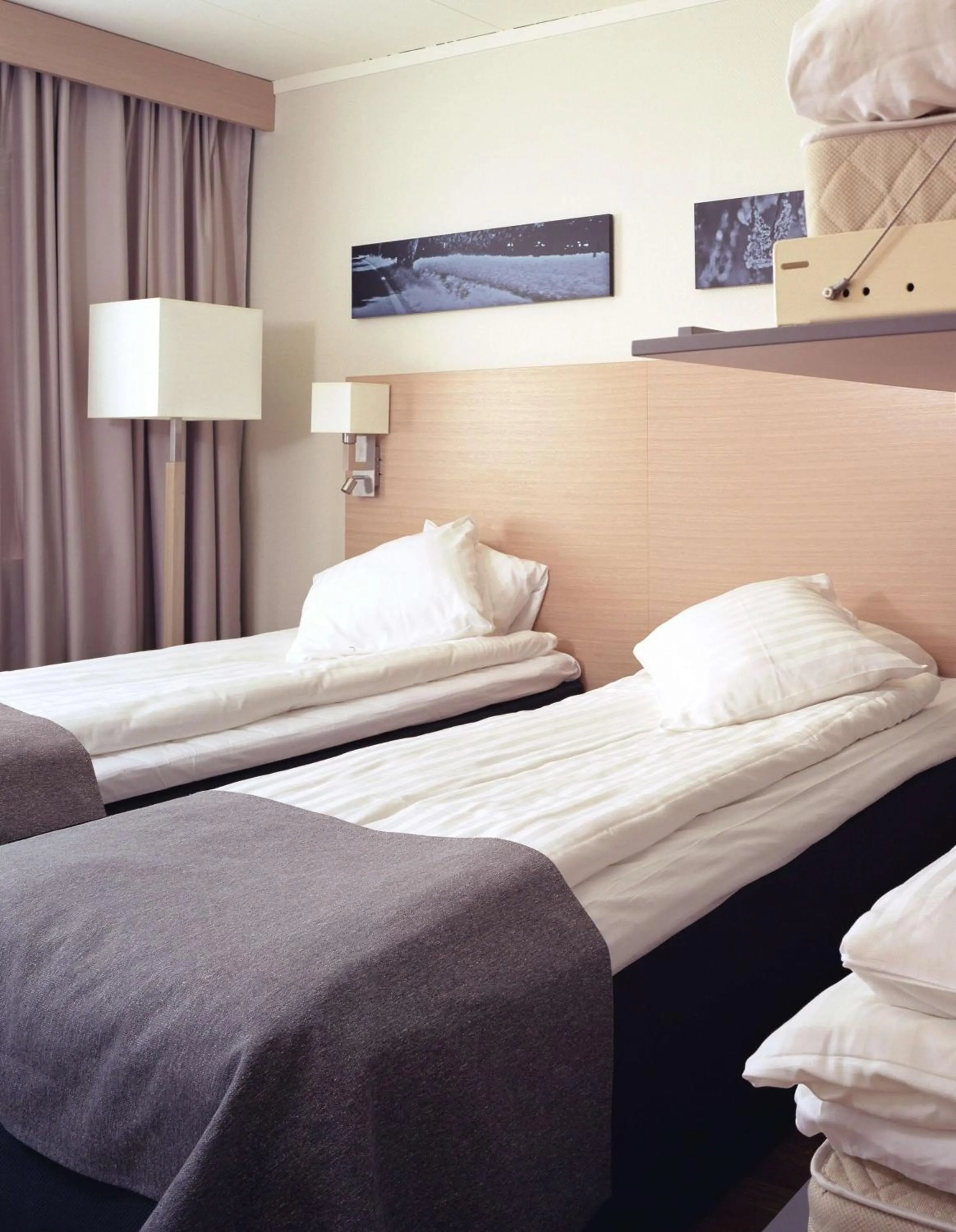 Photo of the whole room, Bed in Scandic Segevång