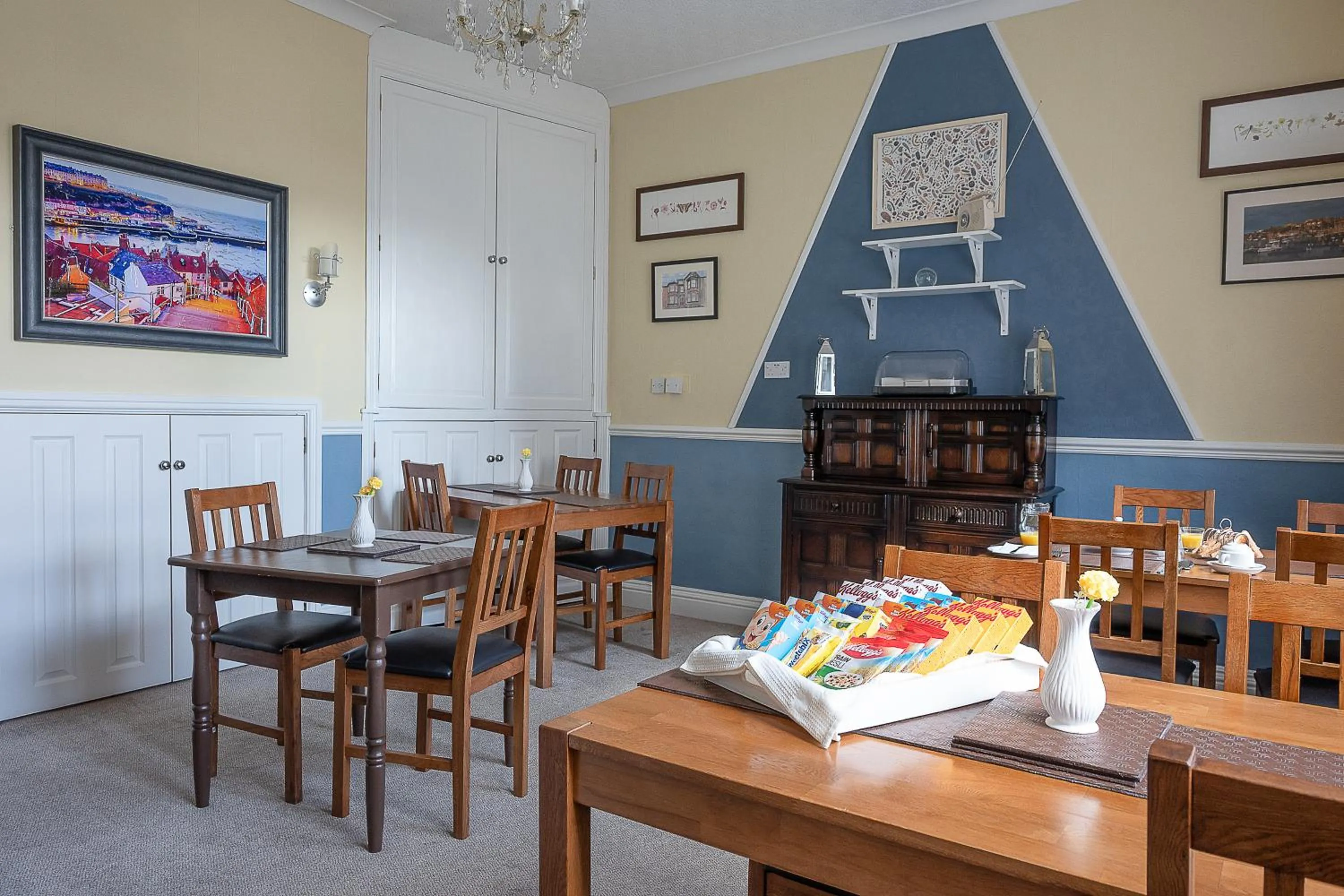 Dining area in Crescent Lodge Guest House