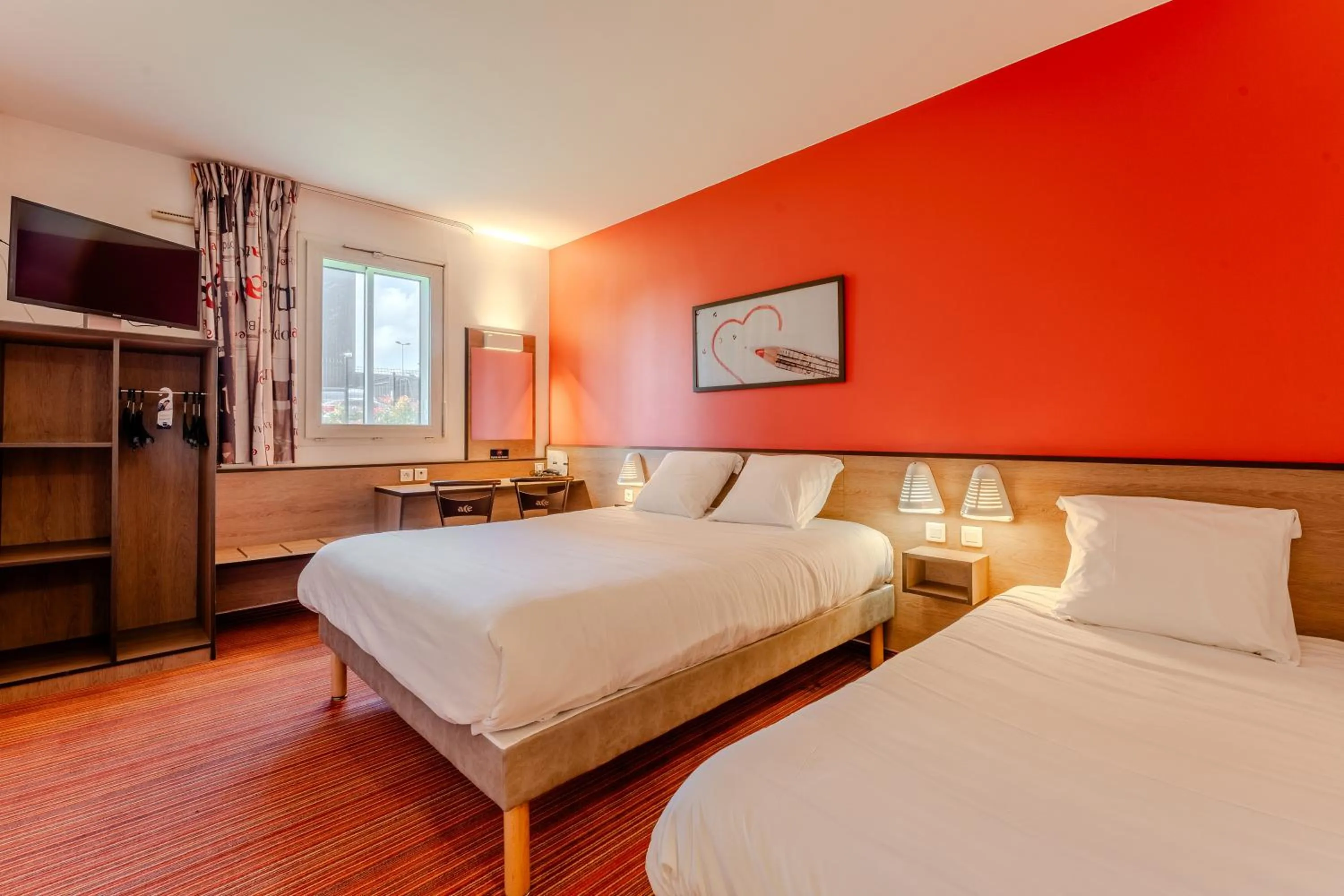 Photo of the whole room, Bed in Ace Hotel Noyelles