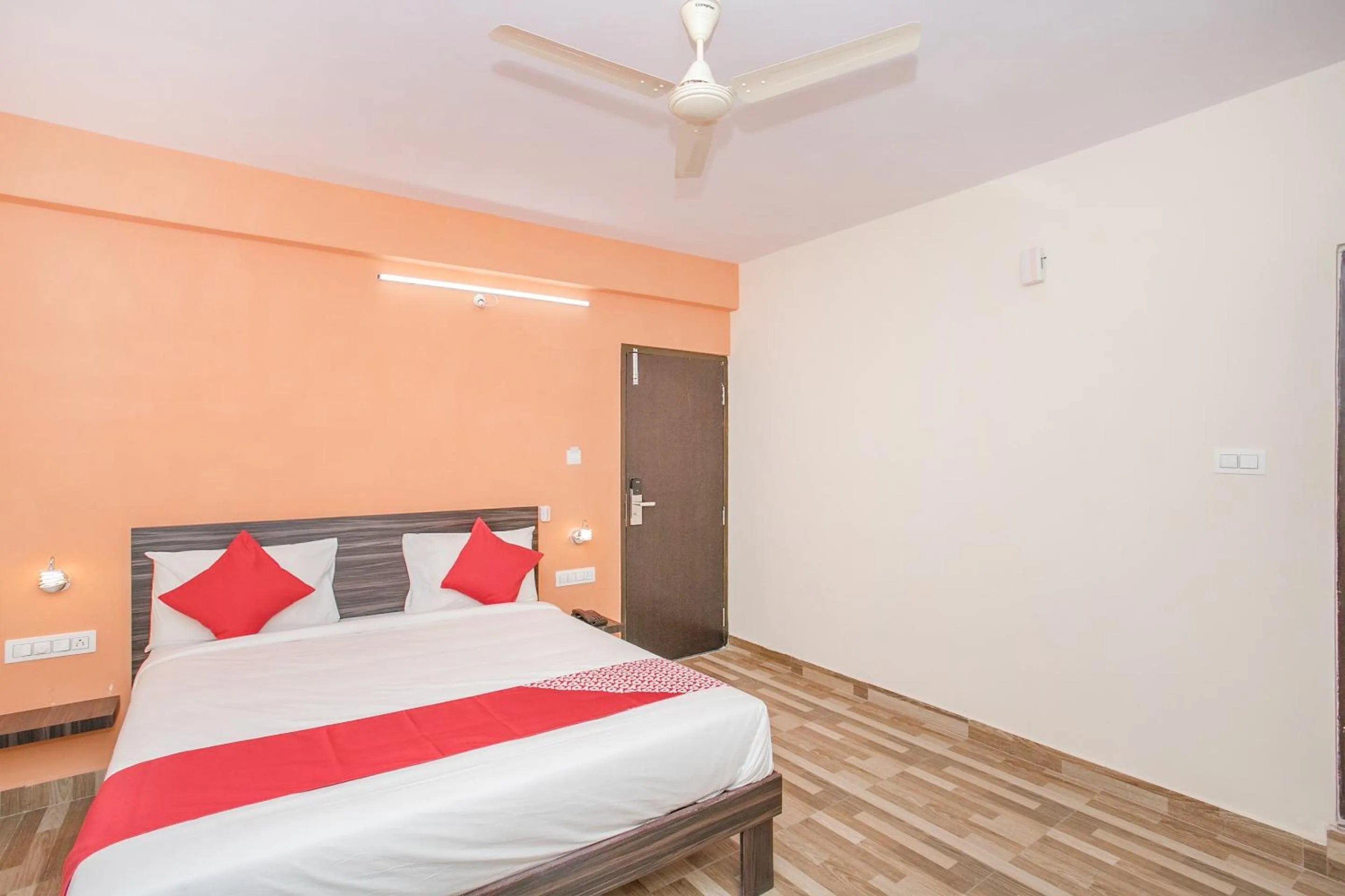 Bedroom, Bed in Hotel O PMR Near Ascendas Park Square Mall
