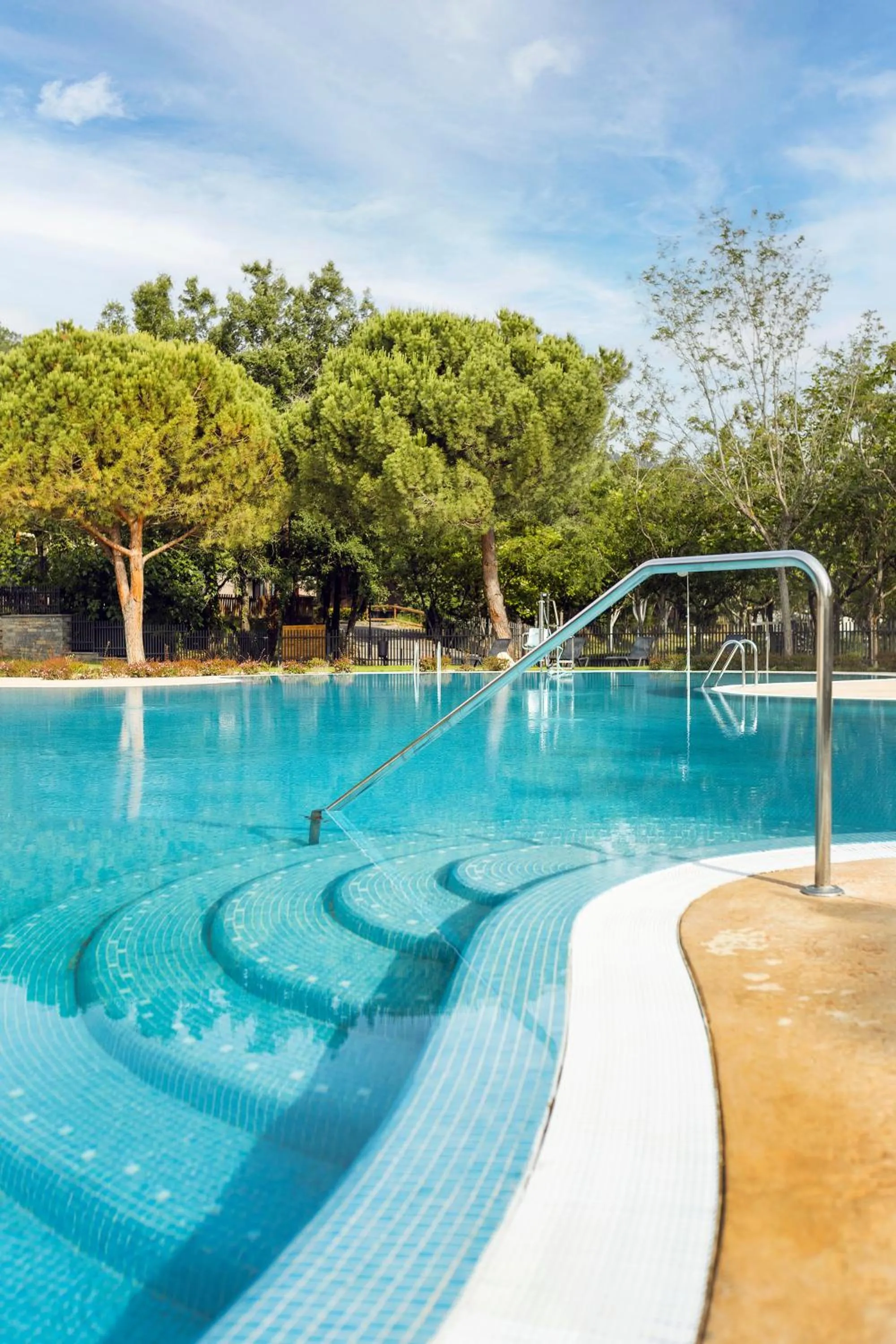 Pool view in wecamp Pirineos