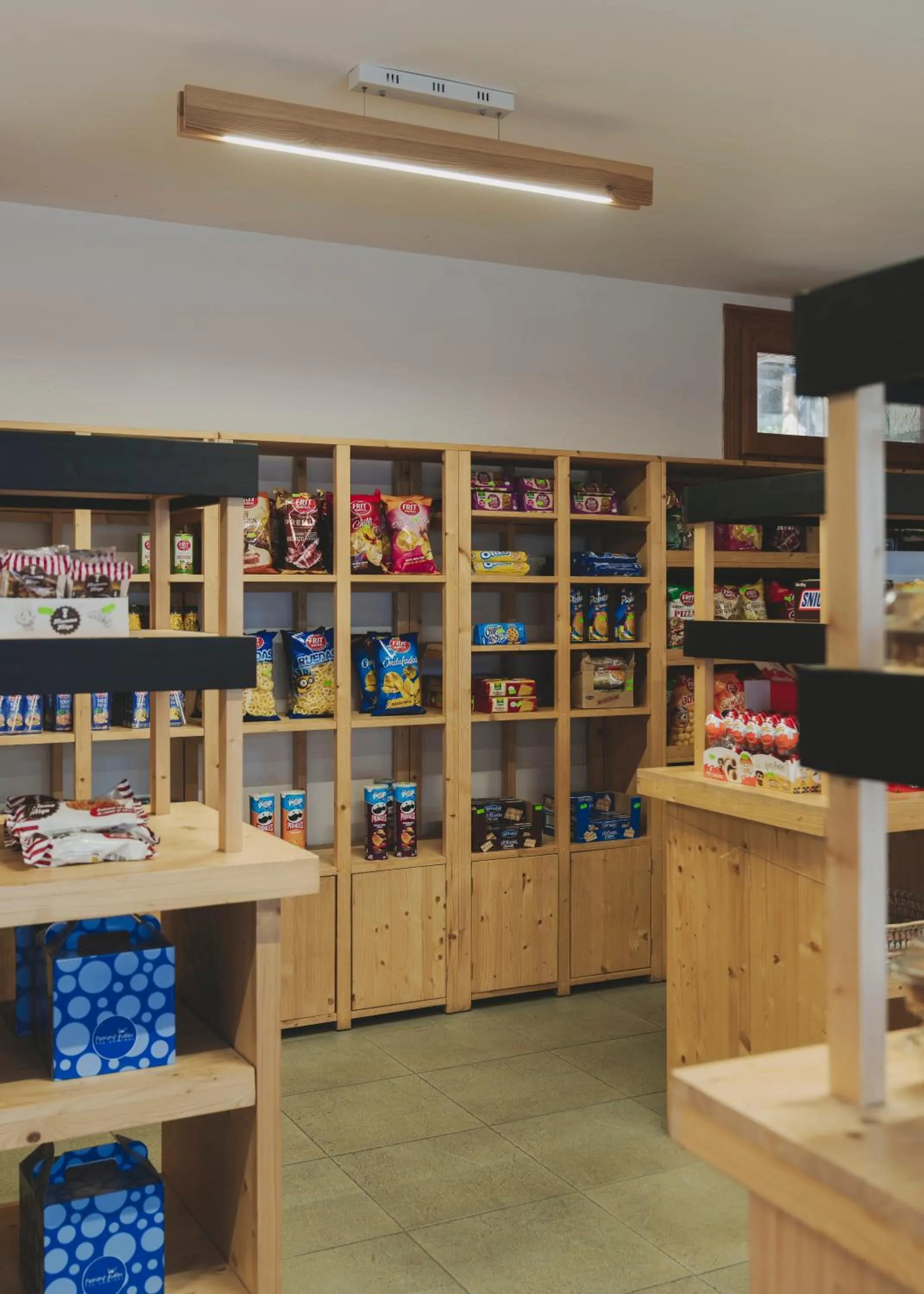 Supermarket/grocery shop in wecamp Pirineos