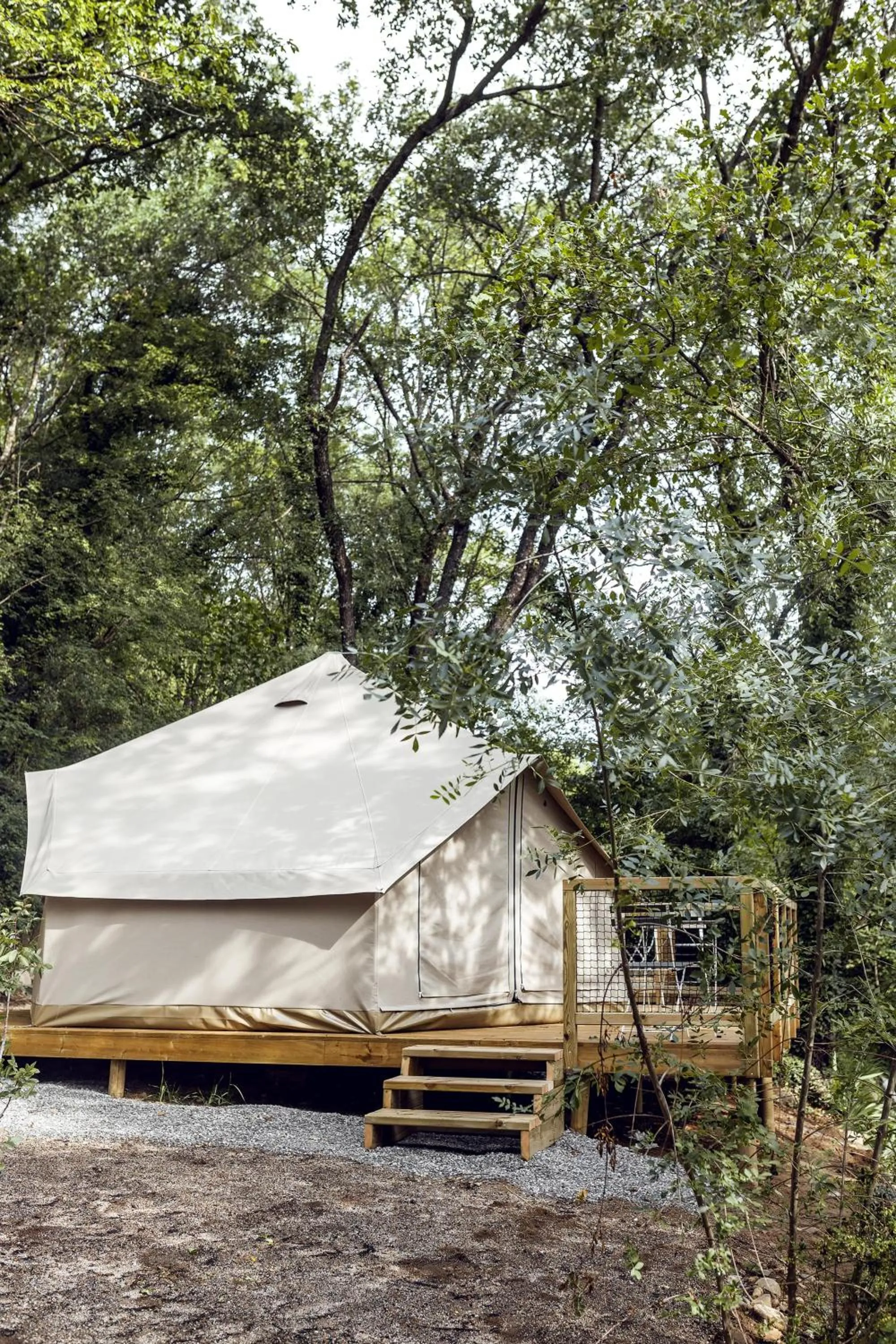 Facade/entrance in wecamp Pirineos
