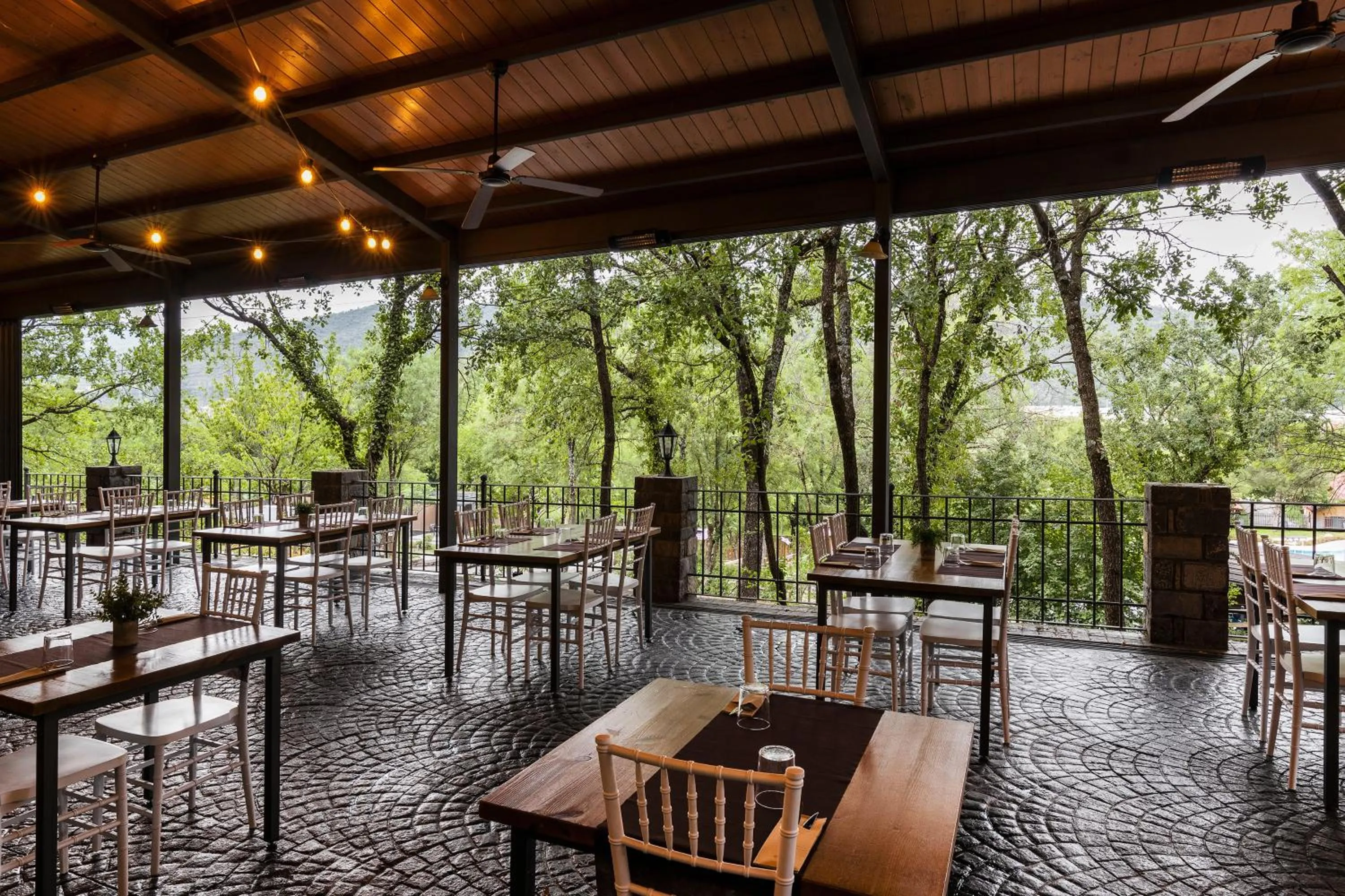 Banquet/Function facilities in wecamp Pirineos