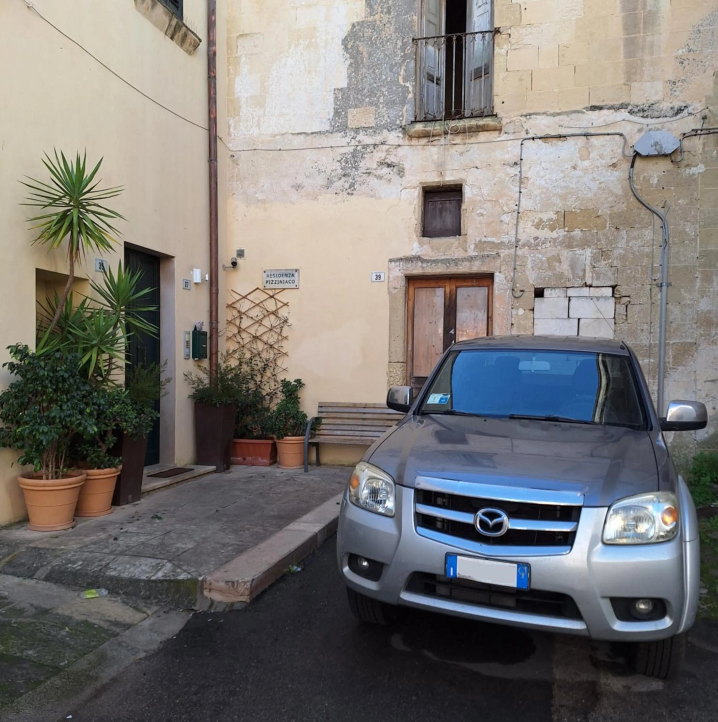 Parking in B&B Residenza Pizziniaco
