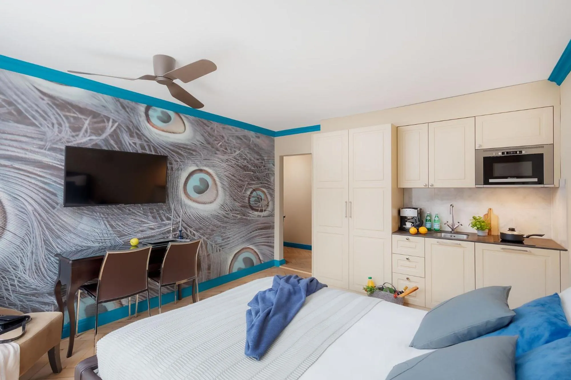 Photo of the whole room, Bed in VISIONAPARTMENTS Albertstrasse - contactless check-in