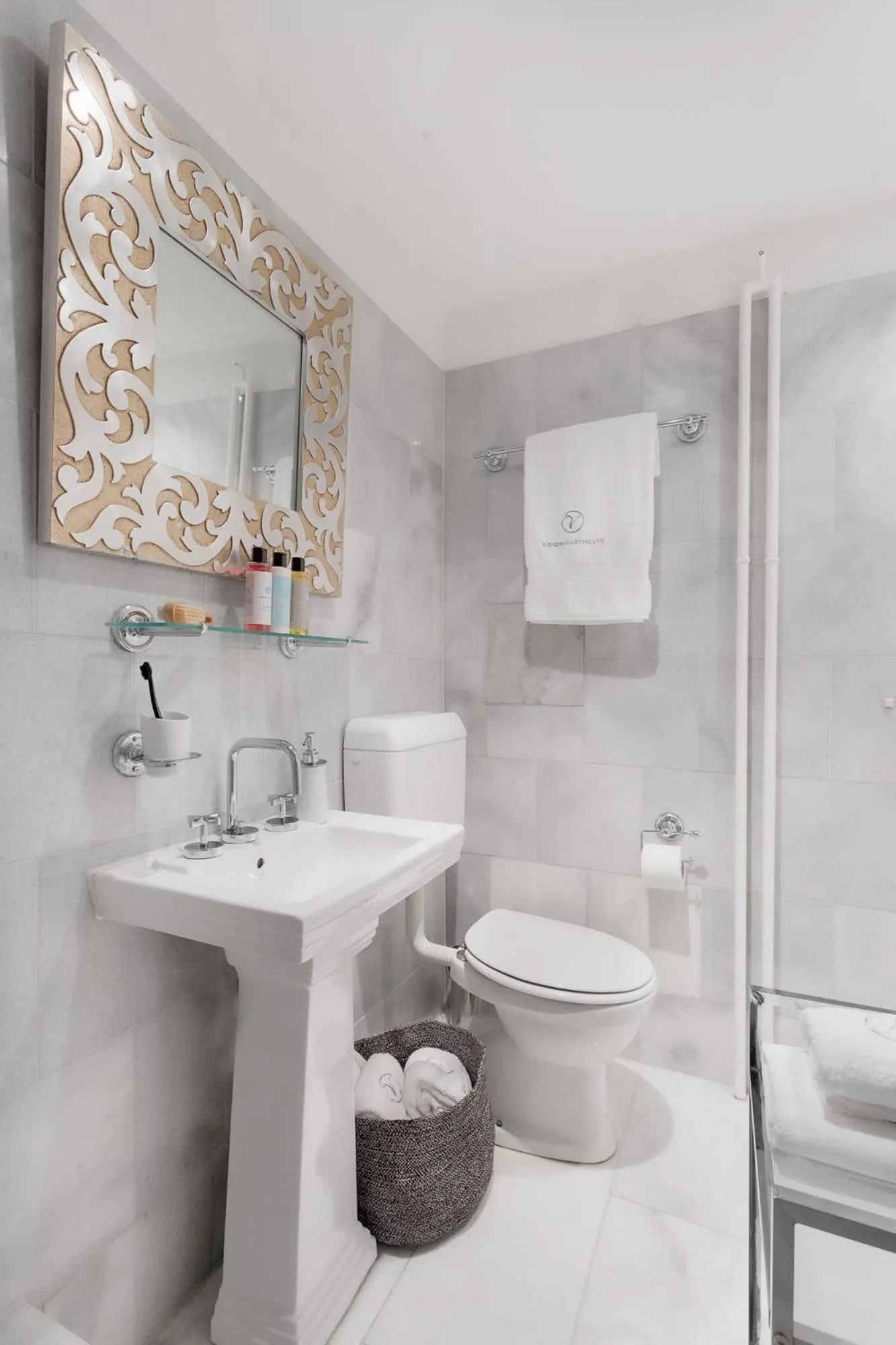 Bathroom in VISIONAPARTMENTS Albertstrasse - contactless check-in