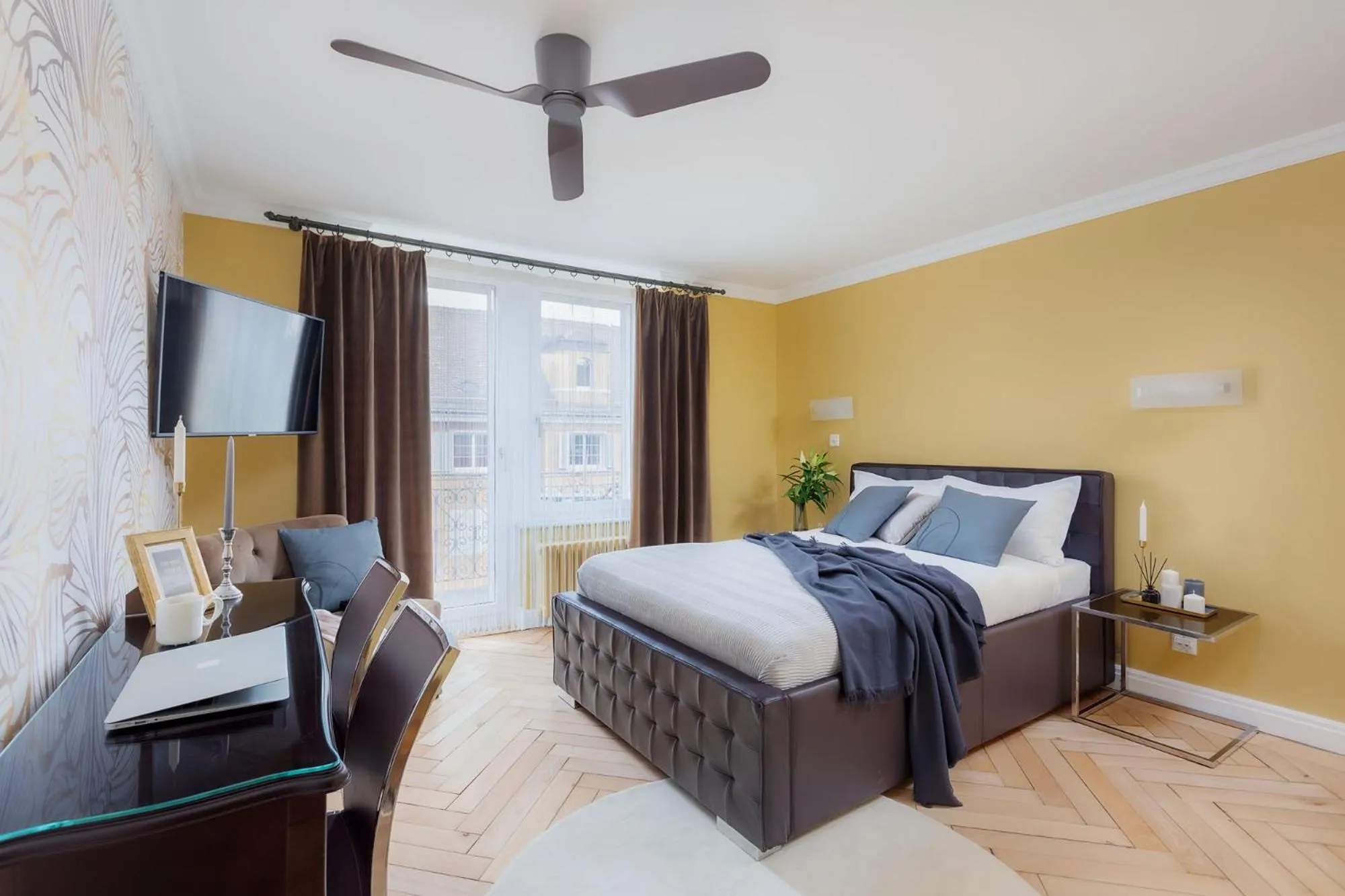 Photo of the whole room, Bed in VISIONAPARTMENTS Albertstrasse - contactless check-in