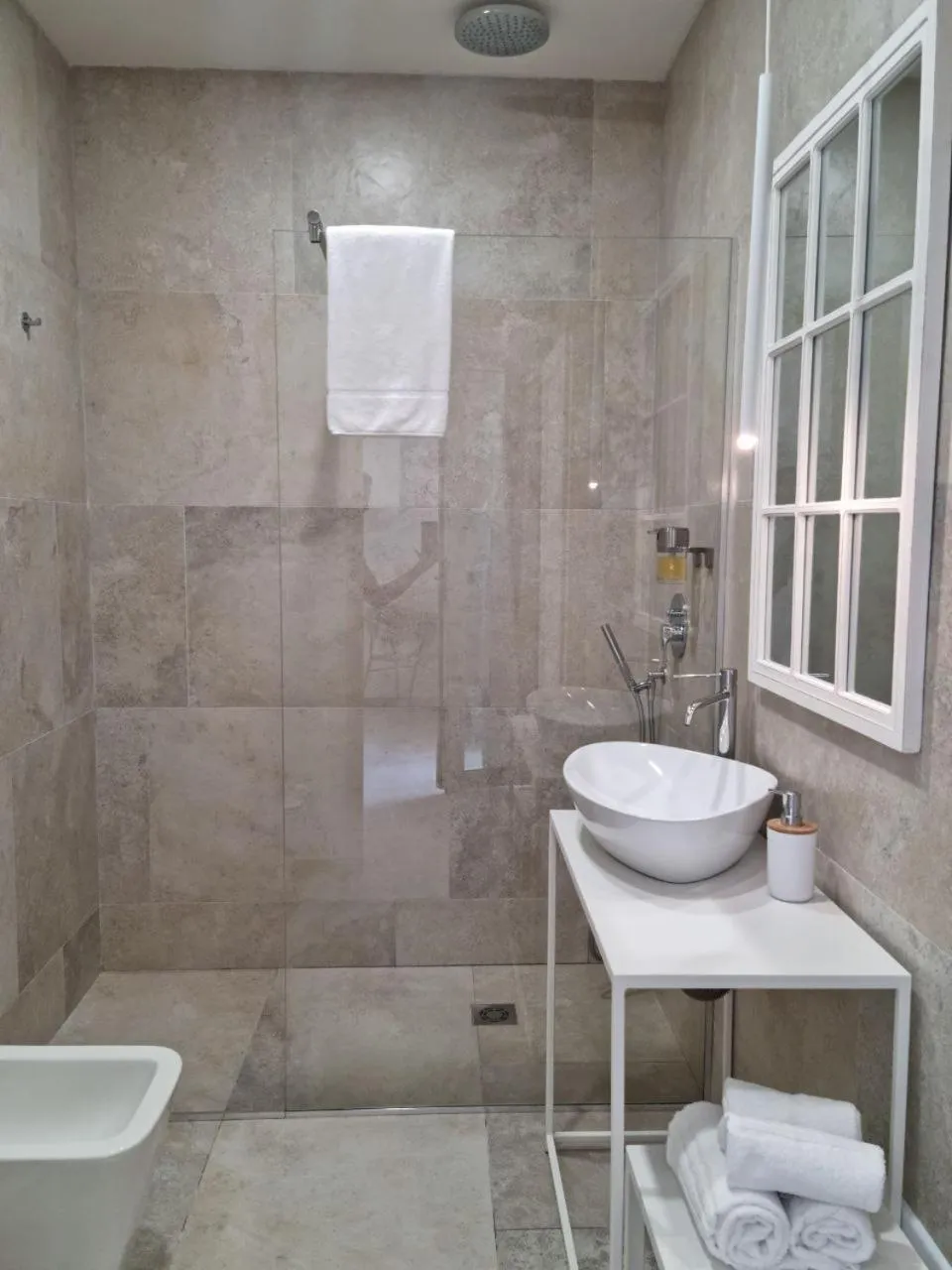 Bathroom in CORALLI DEL PLEMMIRIO
