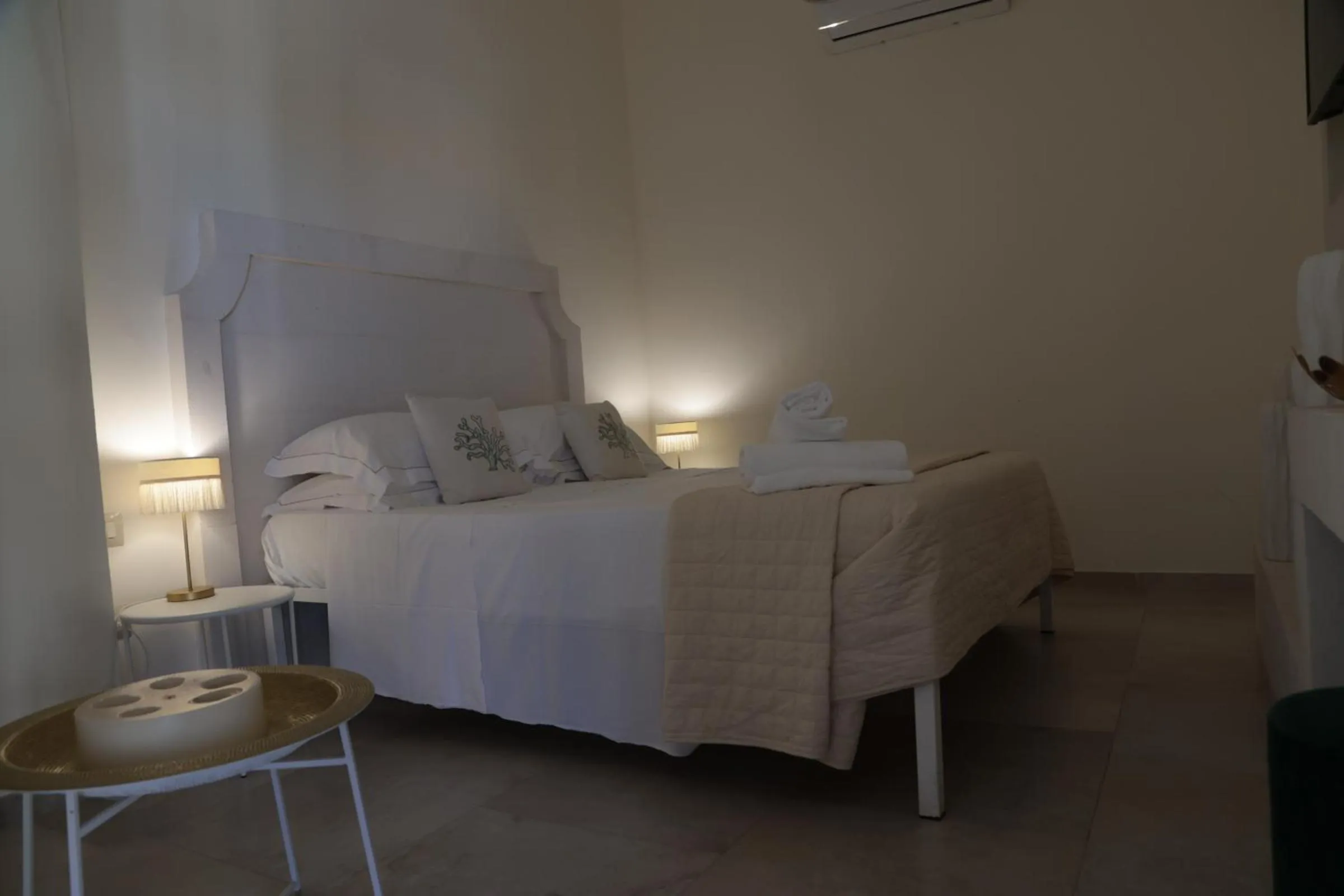 Bedroom, Bed in CORALLI DEL PLEMMIRIO