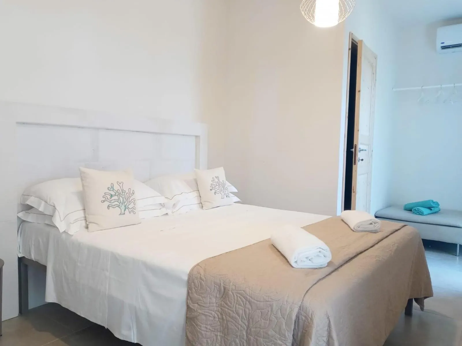 Bed in CORALLI DEL PLEMMIRIO