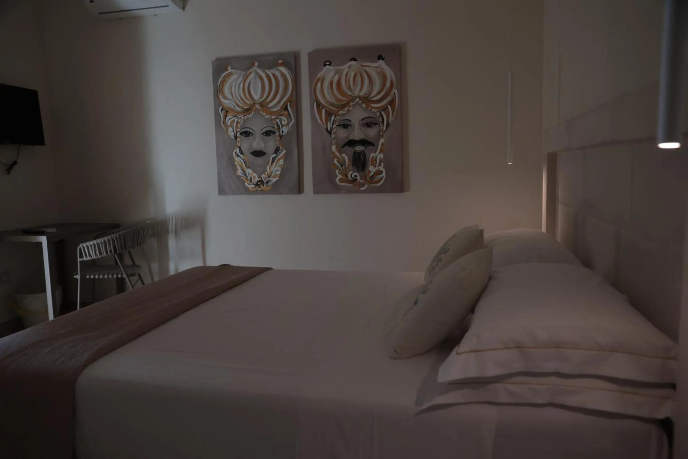 Photo of the whole room, Bed in CORALLI DEL PLEMMIRIO