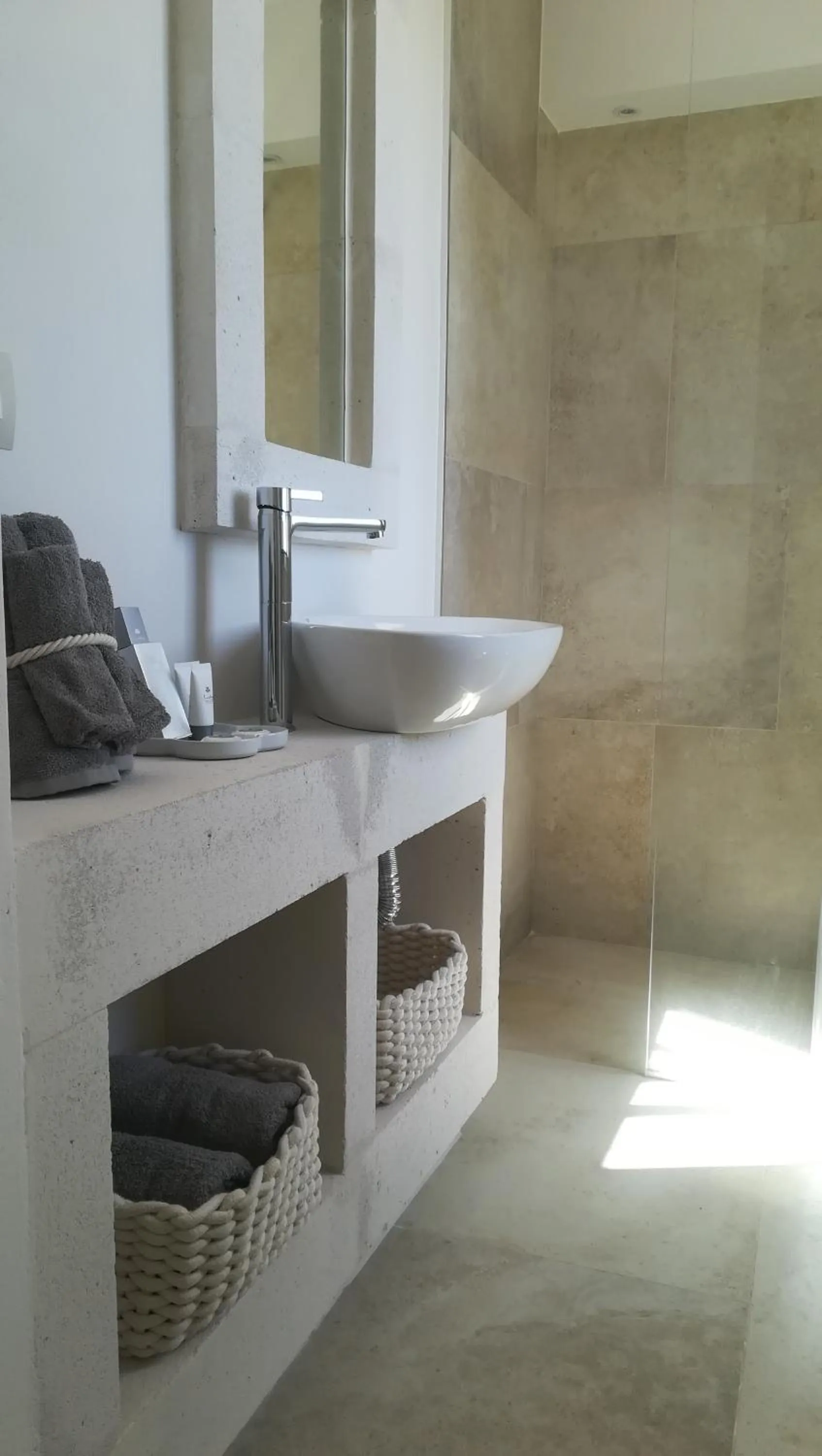 Bathroom in CORALLI DEL PLEMMIRIO