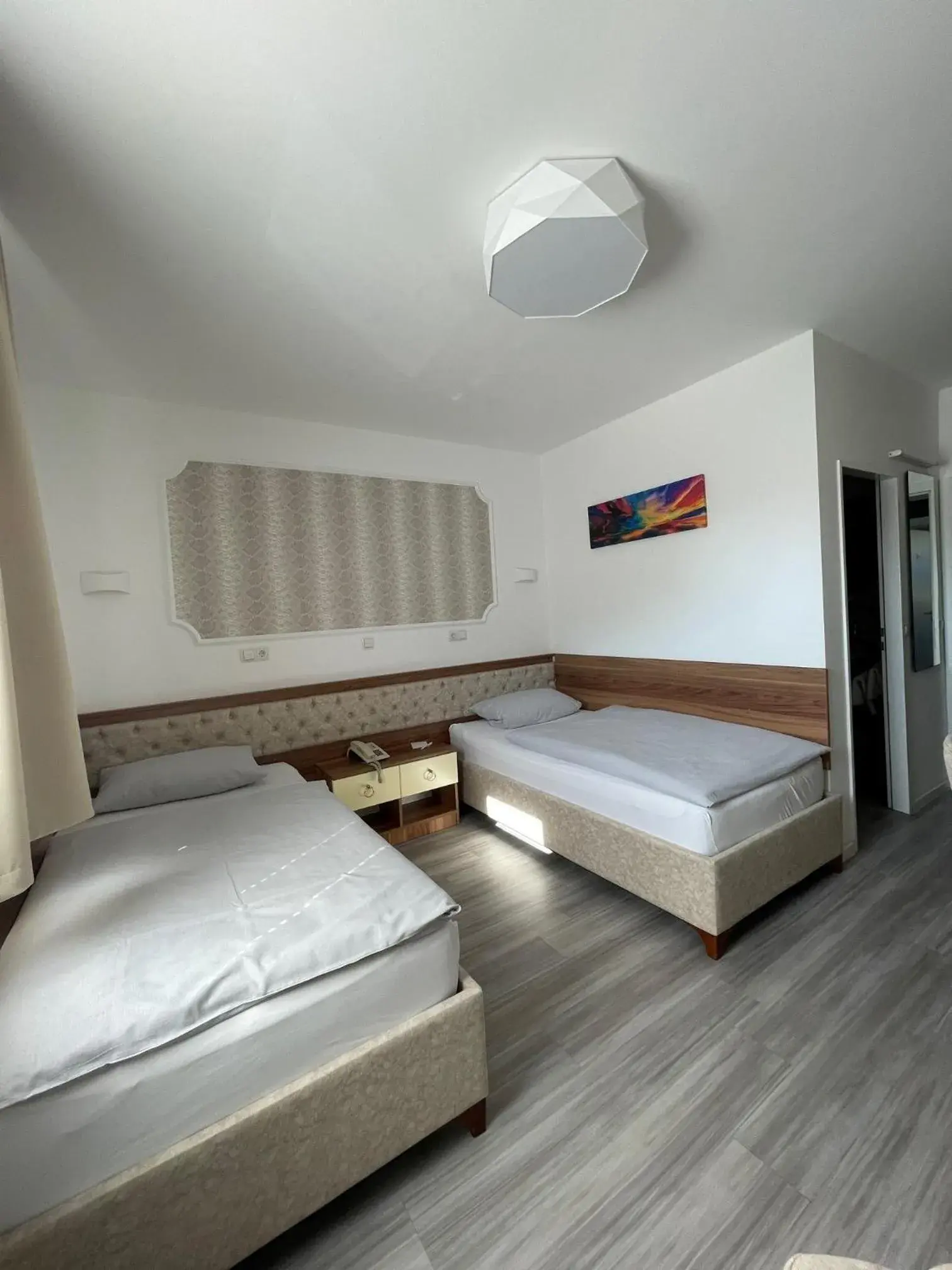 Double Room with Private Bathroom in Hotel Rosenheim Double Room with Private Bathroom in Hotel Rosenheim