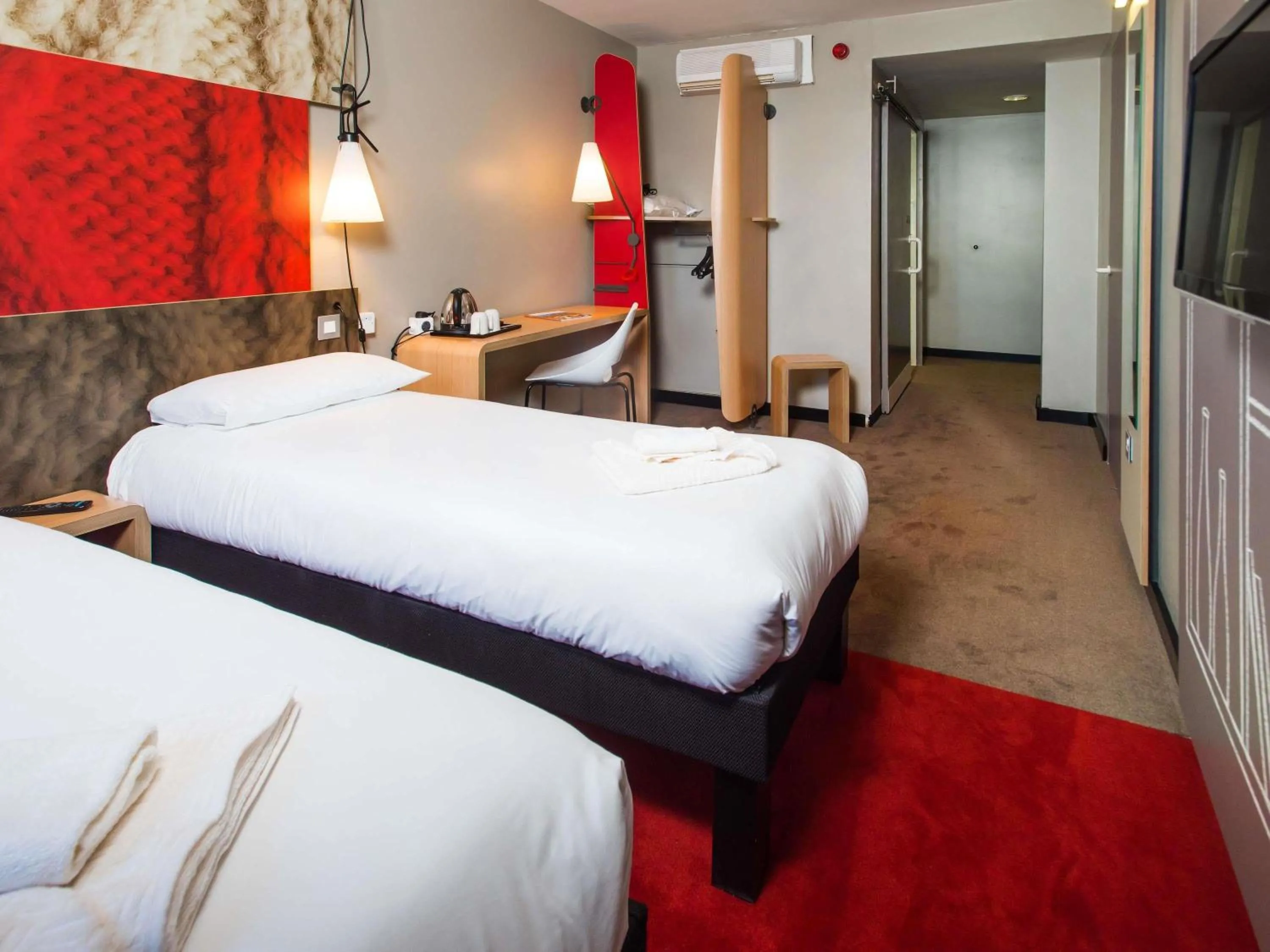 Bedroom, Bed in Ibis Sheffield City