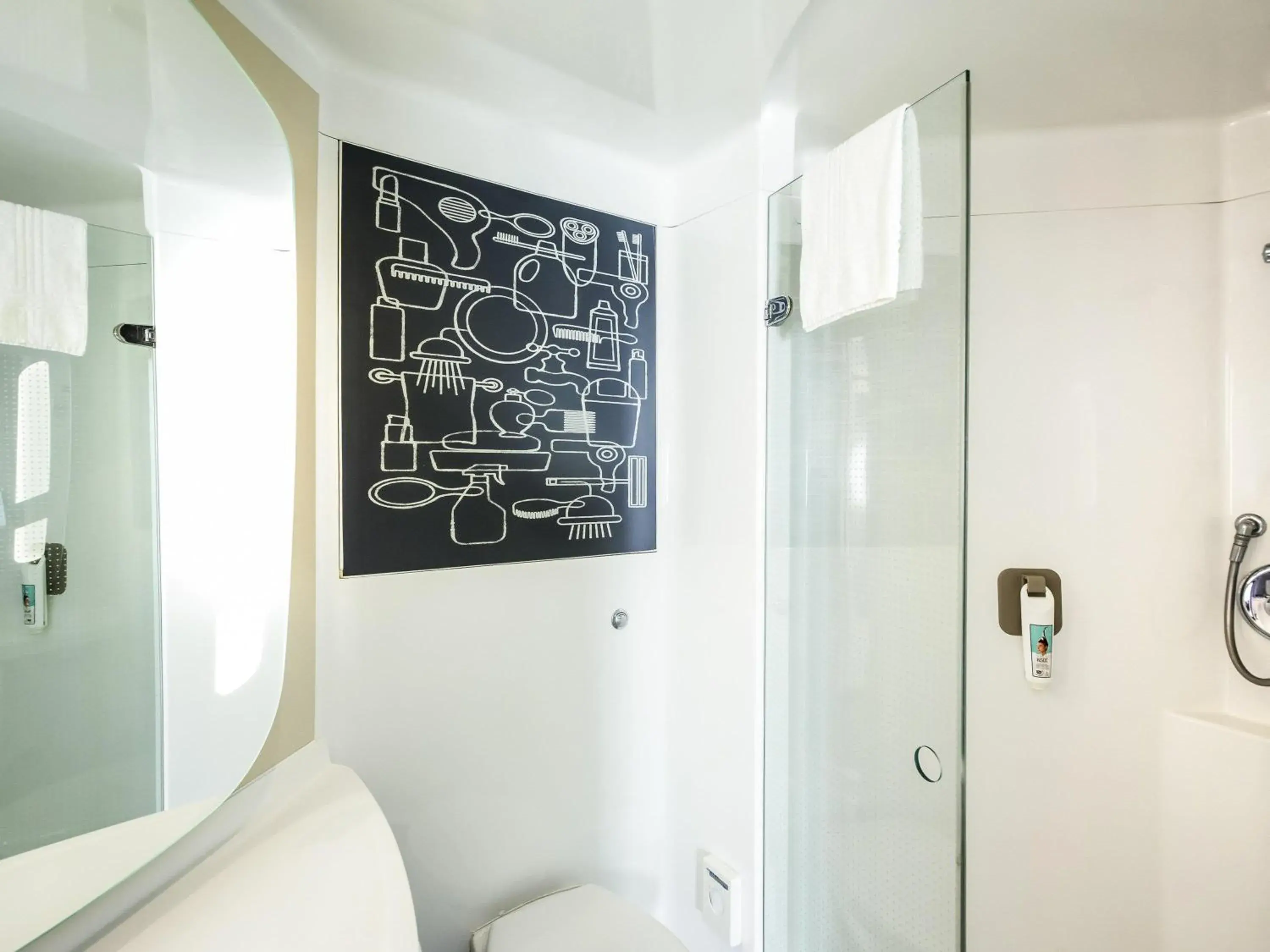 Twin Room in Ibis Sheffield City Twin Room in Ibis Sheffield City