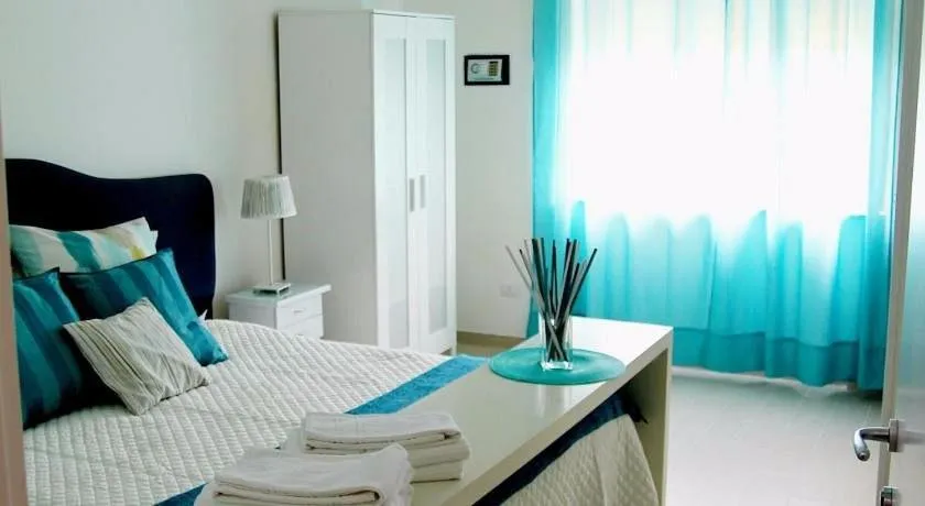 Photo of the whole room in Mamma Lucia