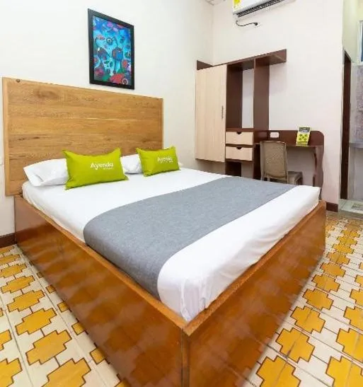 Bed in Hotel Skal Inn