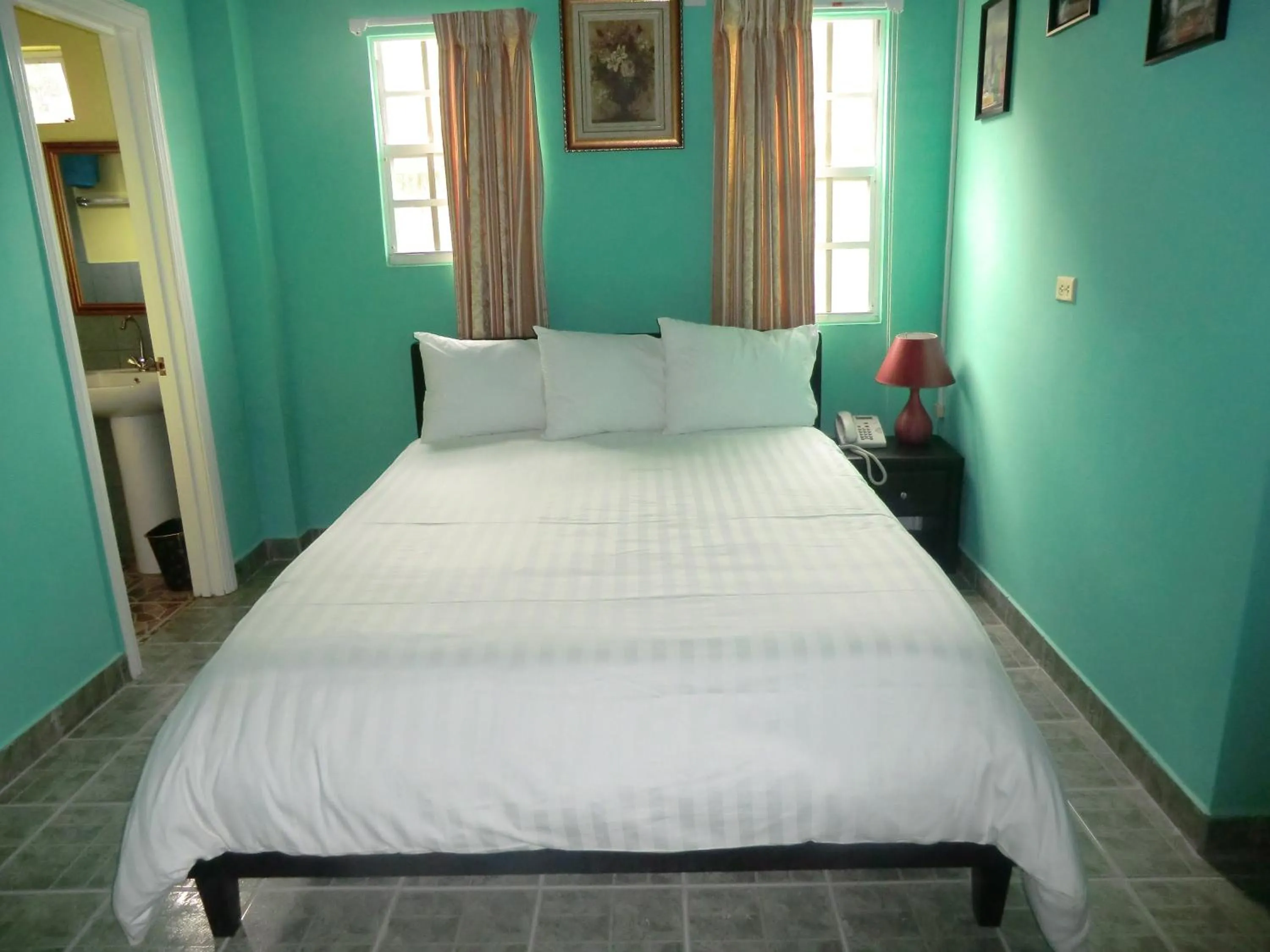 Day, Bed in PG Quality Inn