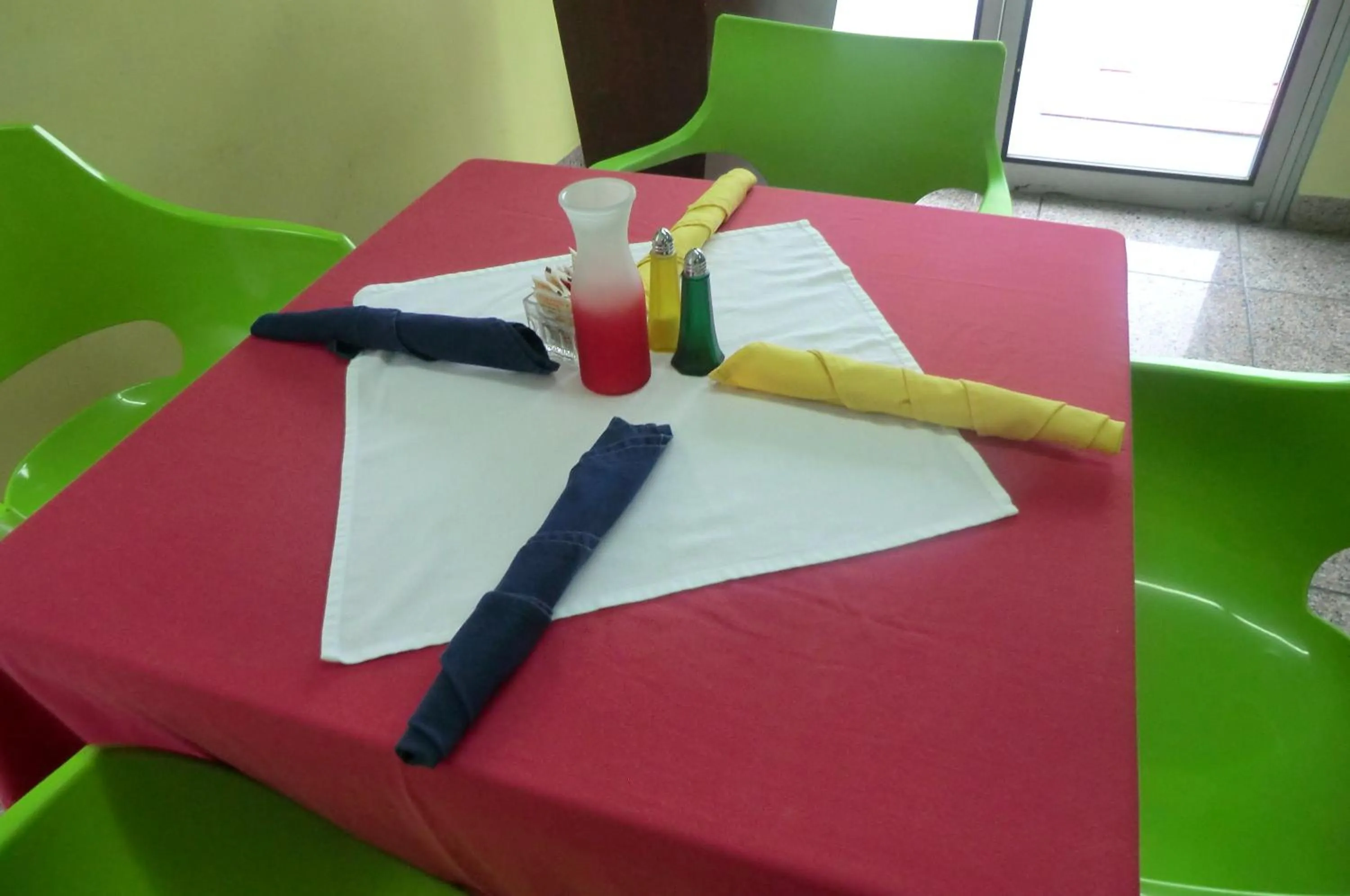 Restaurant/places to eat in PG Quality Inn