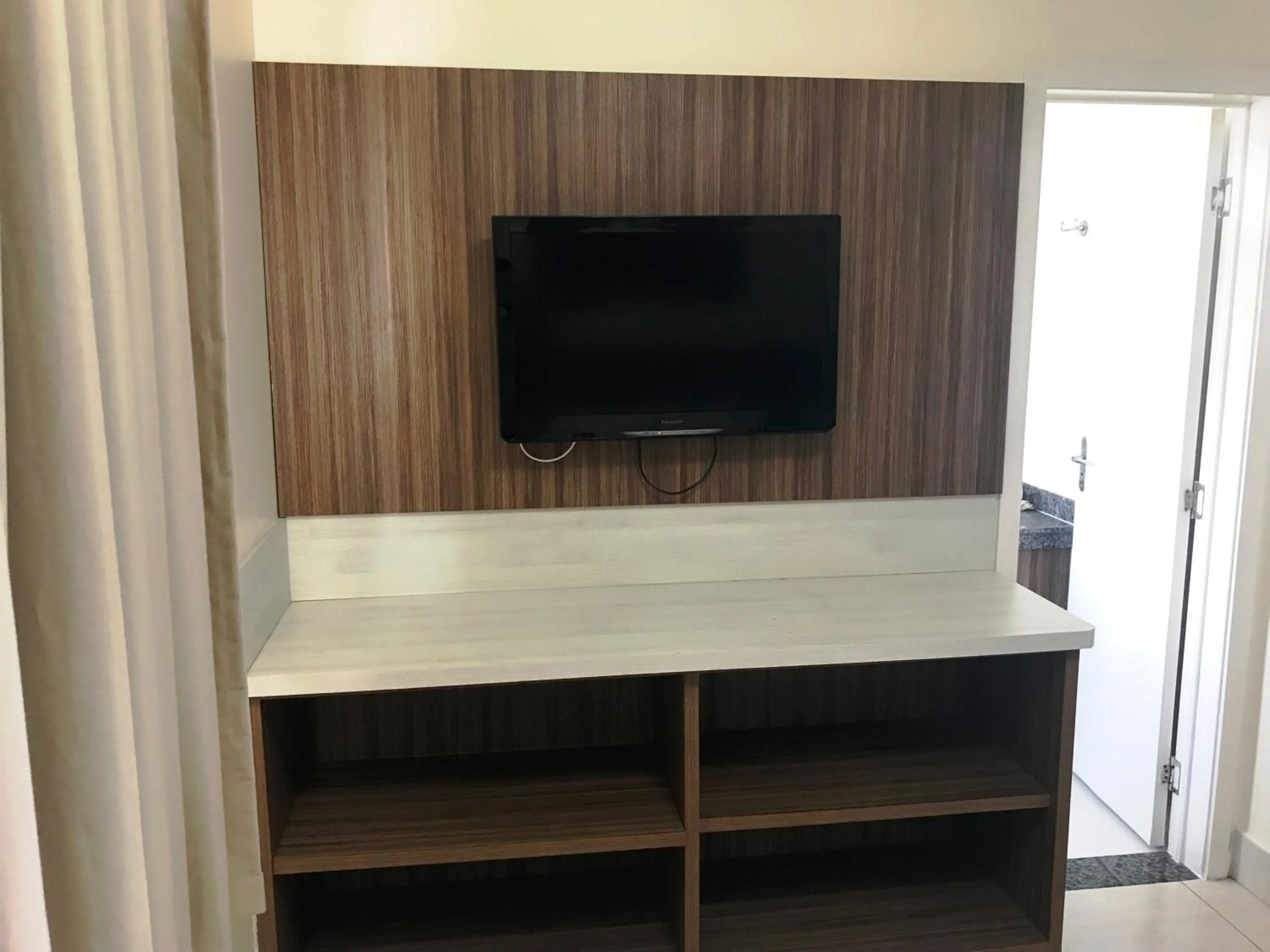 TV and multimedia in Lacqua diRoma II