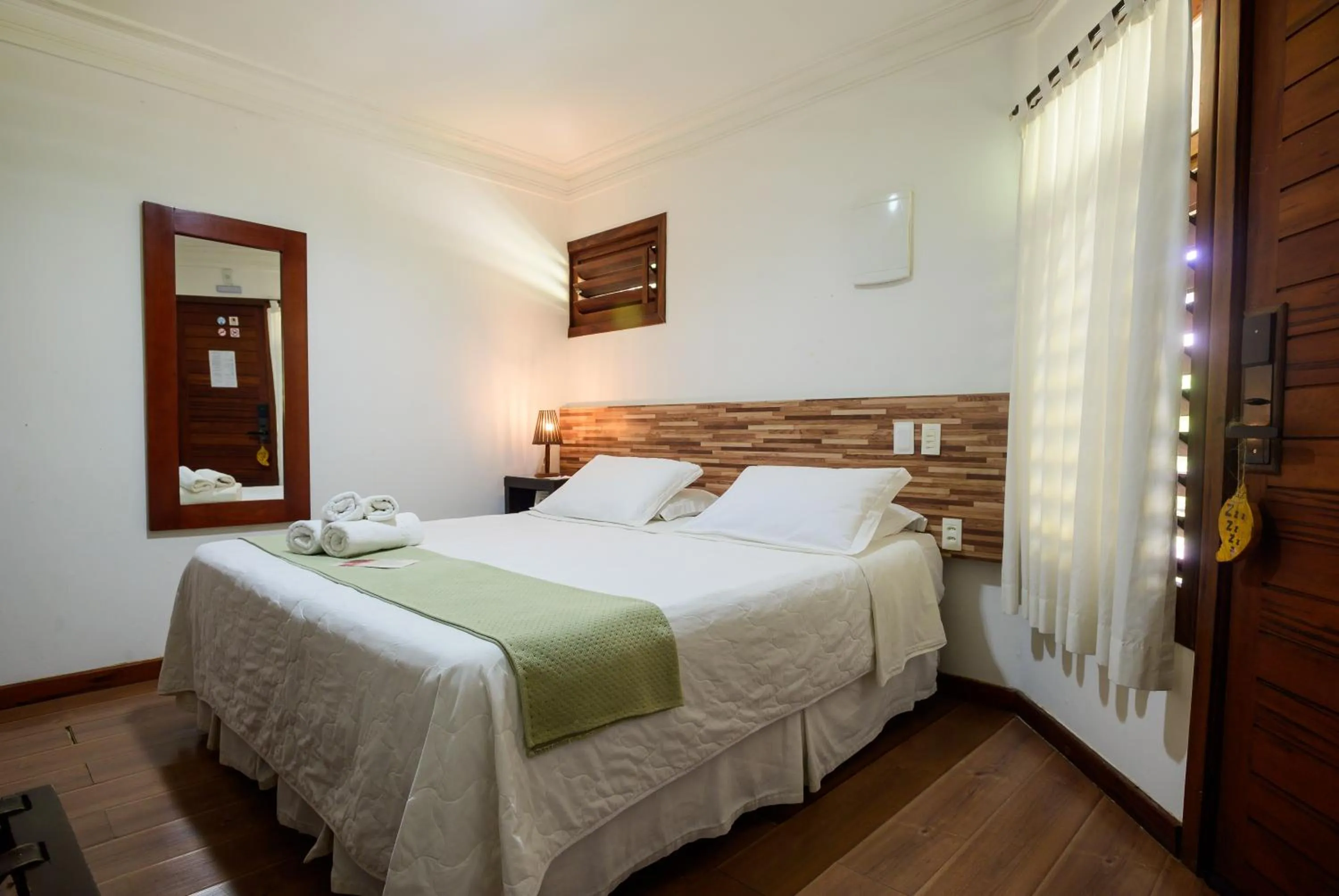 Photo of the whole room, Bed in Hotel Vale das Nuvens