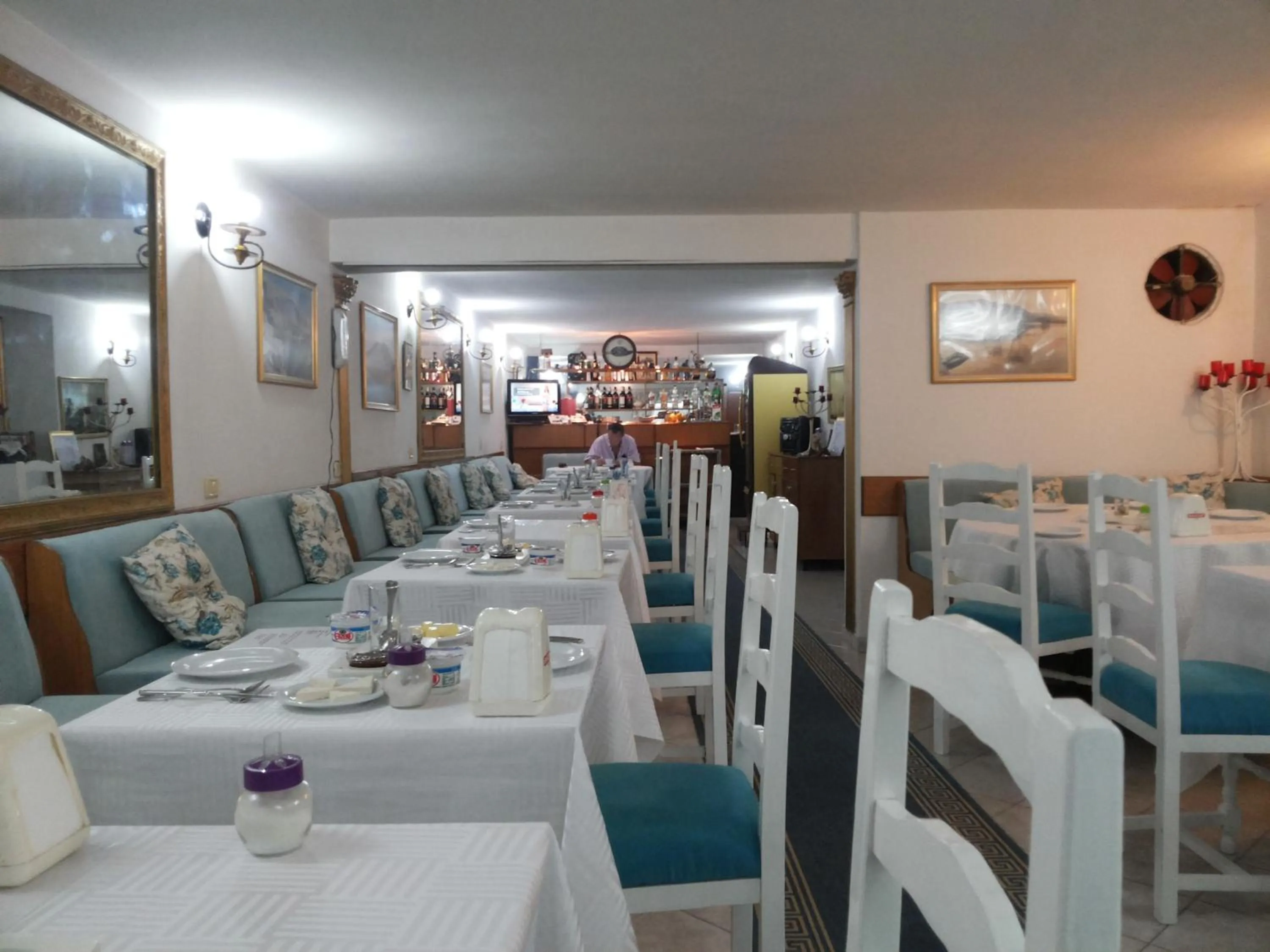 Restaurant/places to eat in Hotel Kaduku