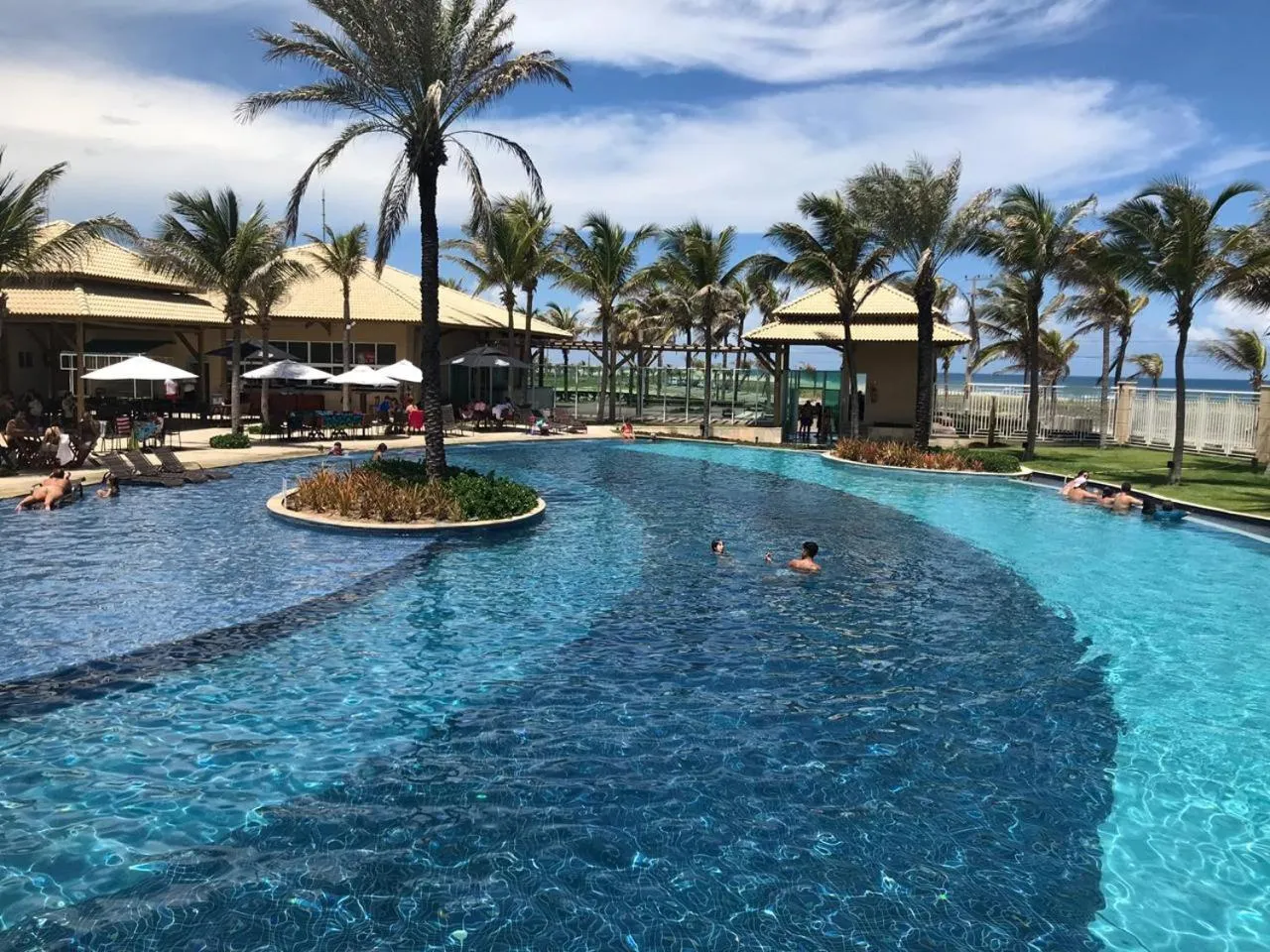 Swimming pool in Golf Ville Resorts Suites