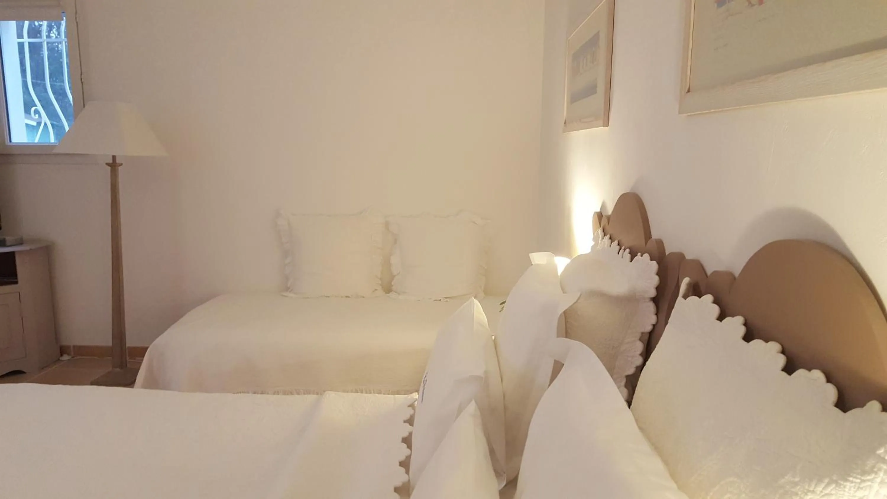 Photo of the whole room, Bed in Les Pitounus