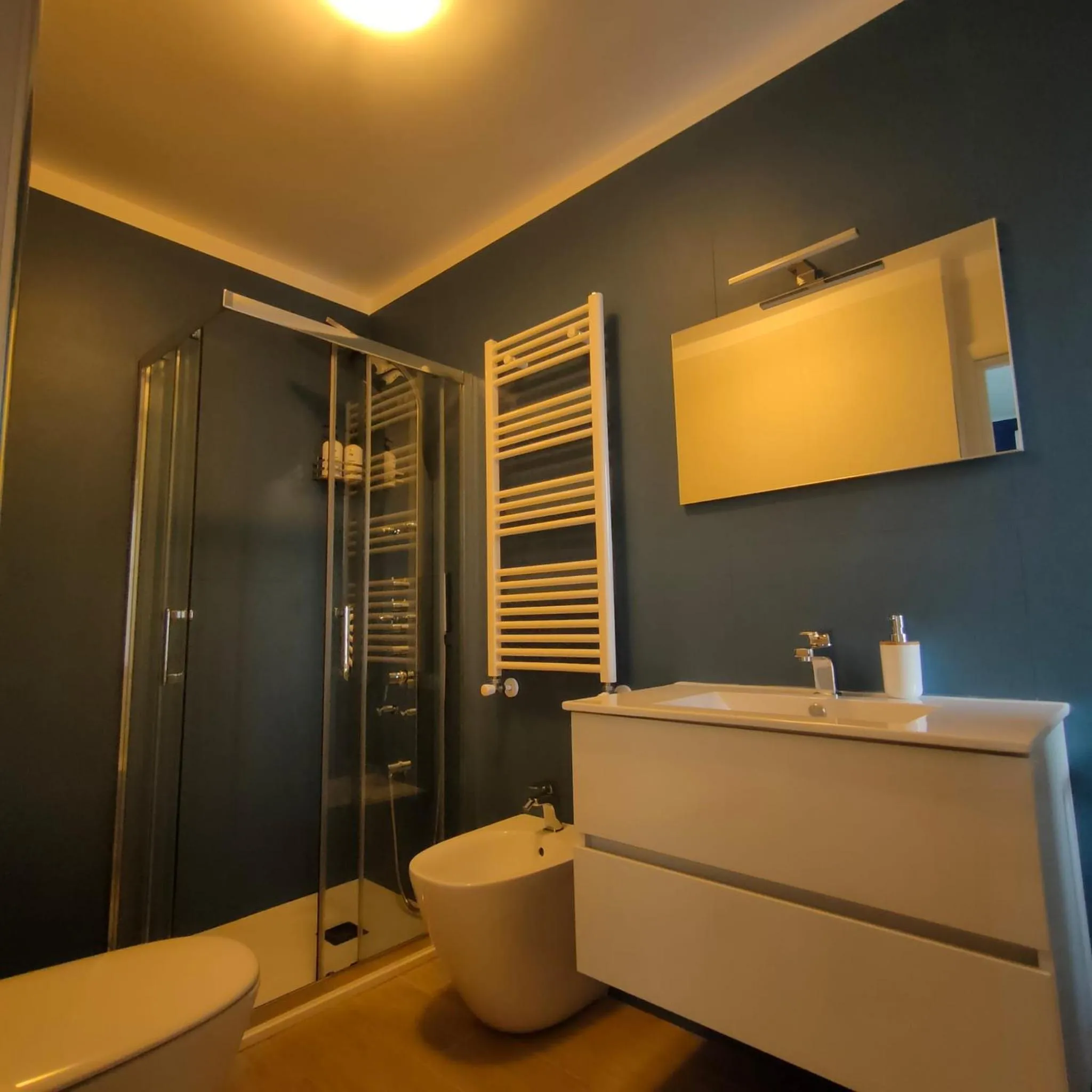 Shower in The 6th Floor