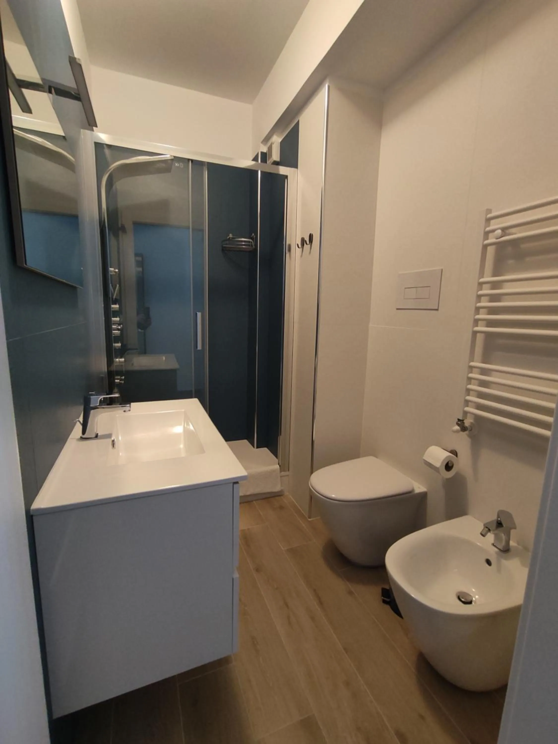 Shower in The 6th Floor