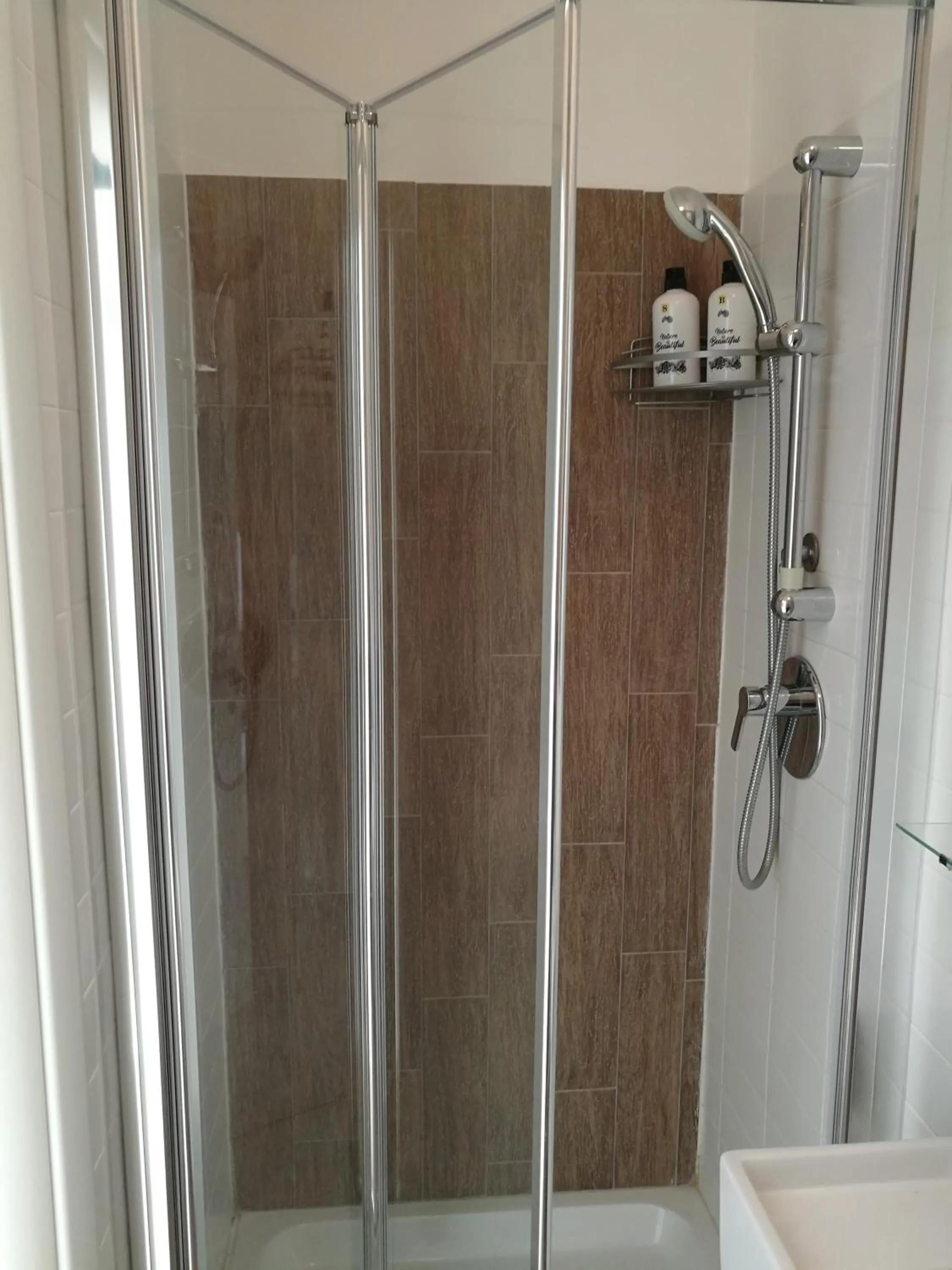 Shower in The 6th Floor