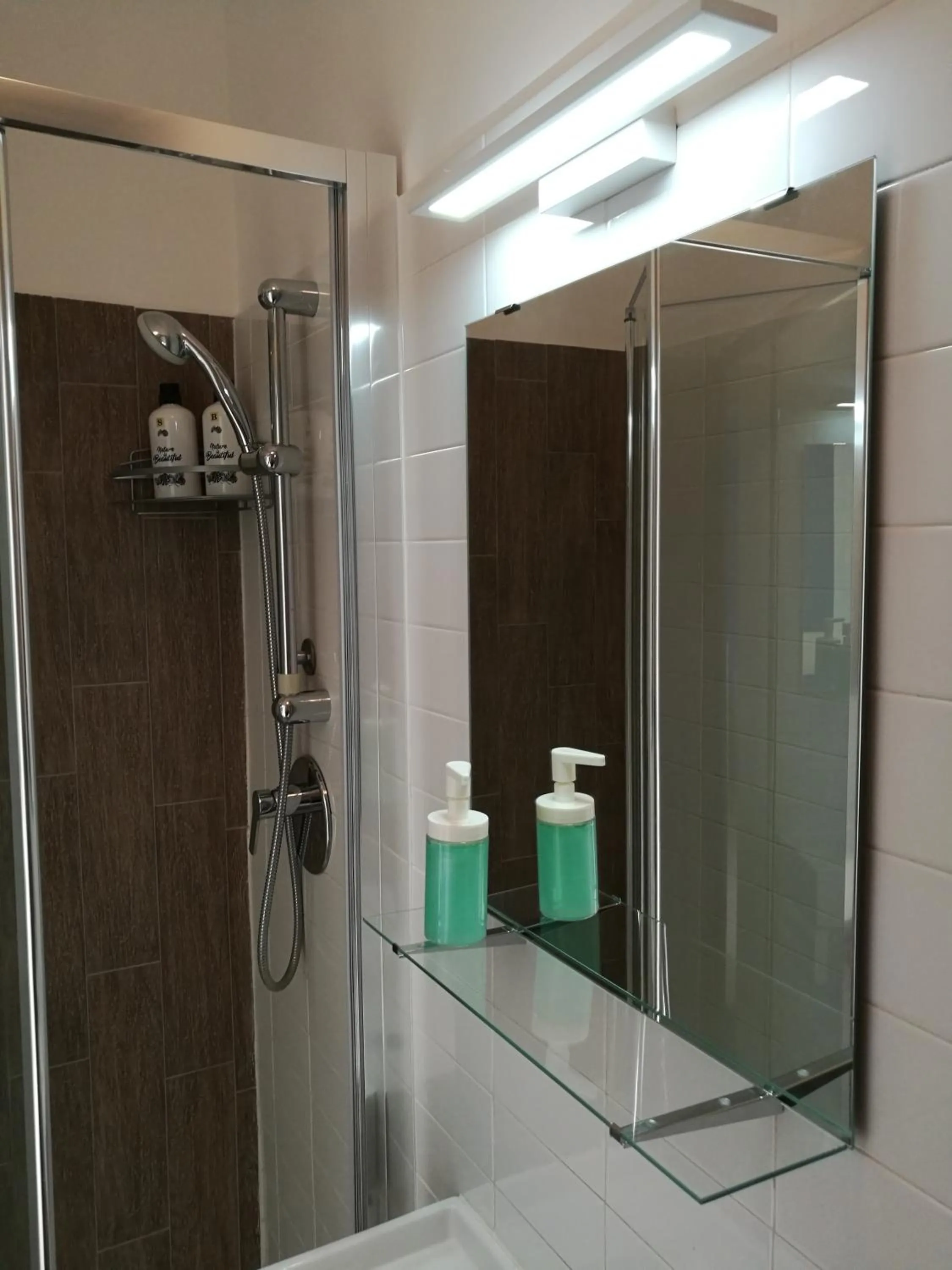 Shower in The 6th Floor