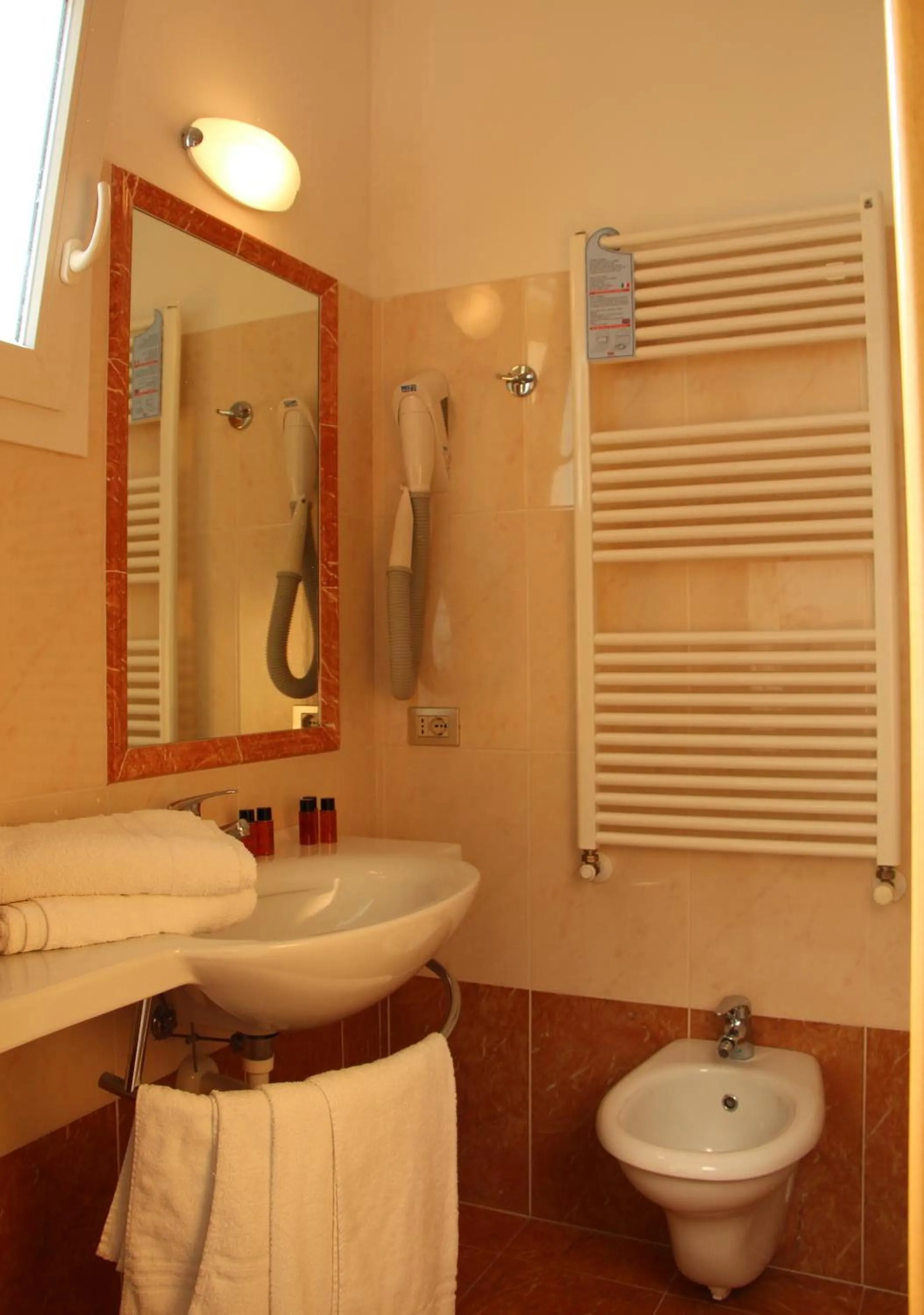 Bathroom in Hotel Antares