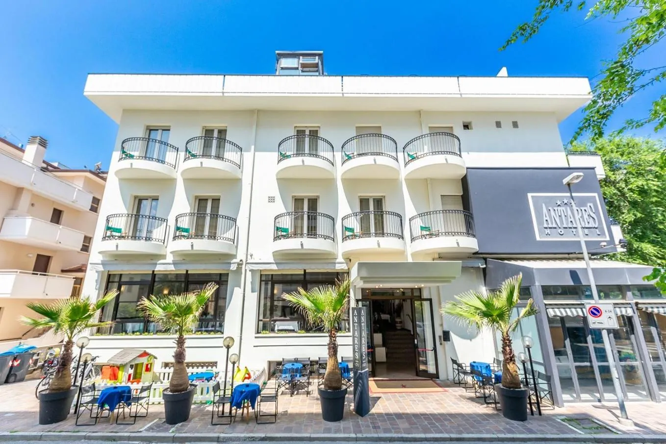 Property building in Hotel Antares