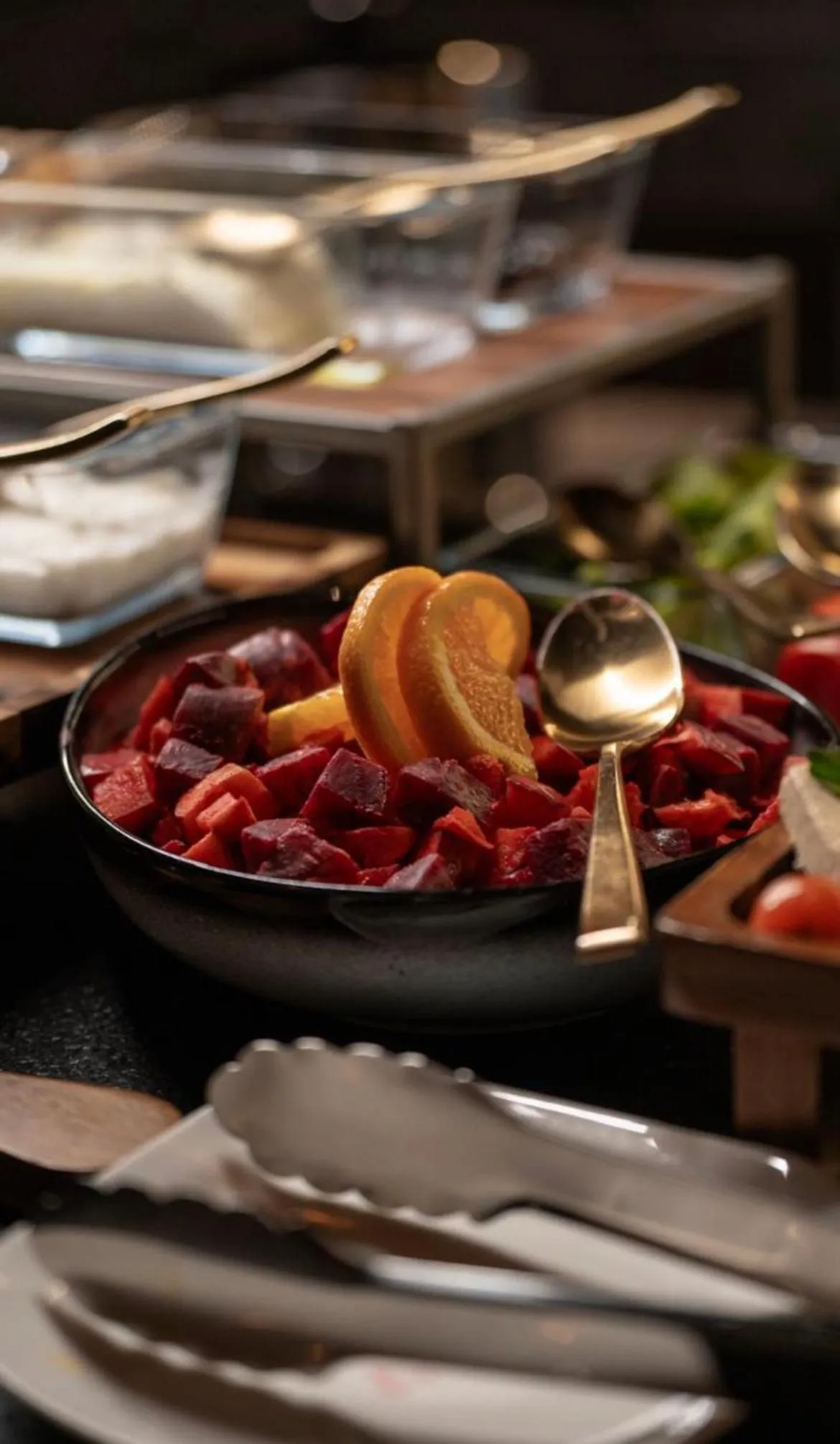 Restaurant/places to eat in Ayan Hotel