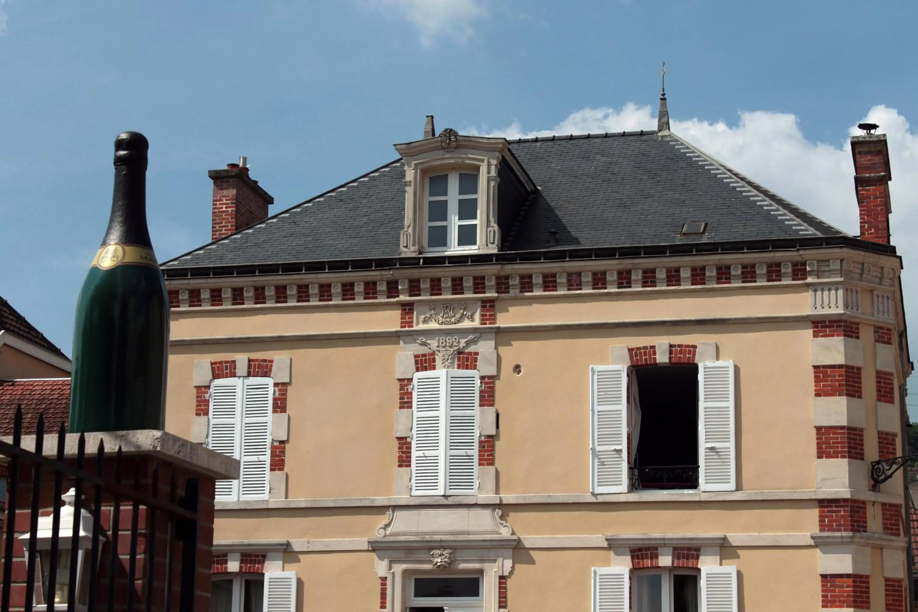 Property building in Champagne Philippe Martin