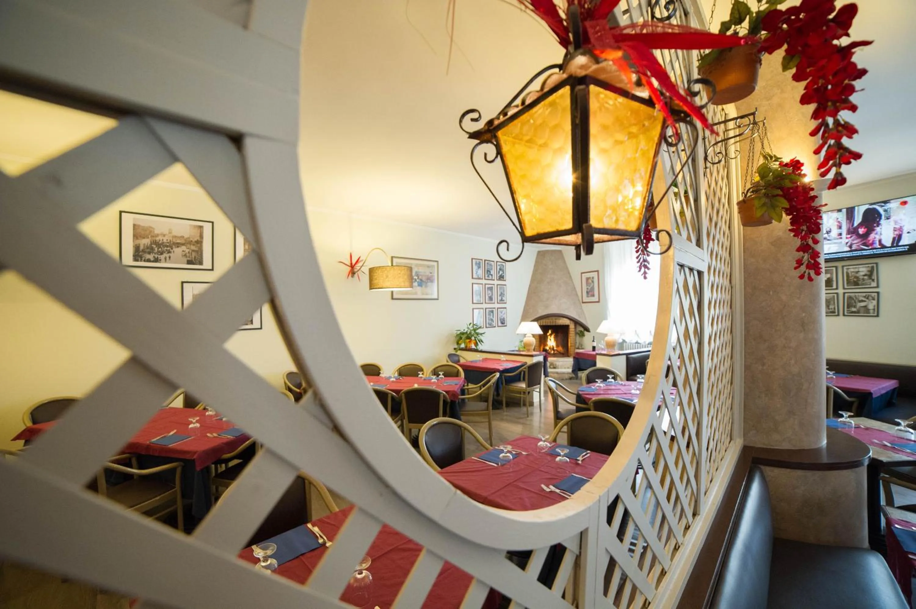 Restaurant/places to eat in La Lanterna