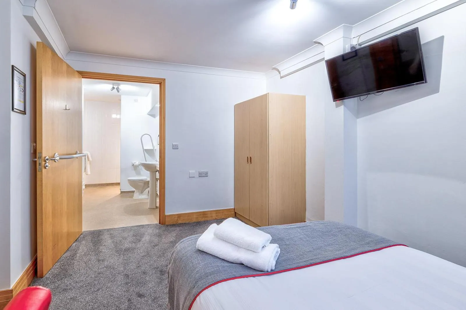 Photo of the whole room, Bed in The Derby Conference Centre and Hotel