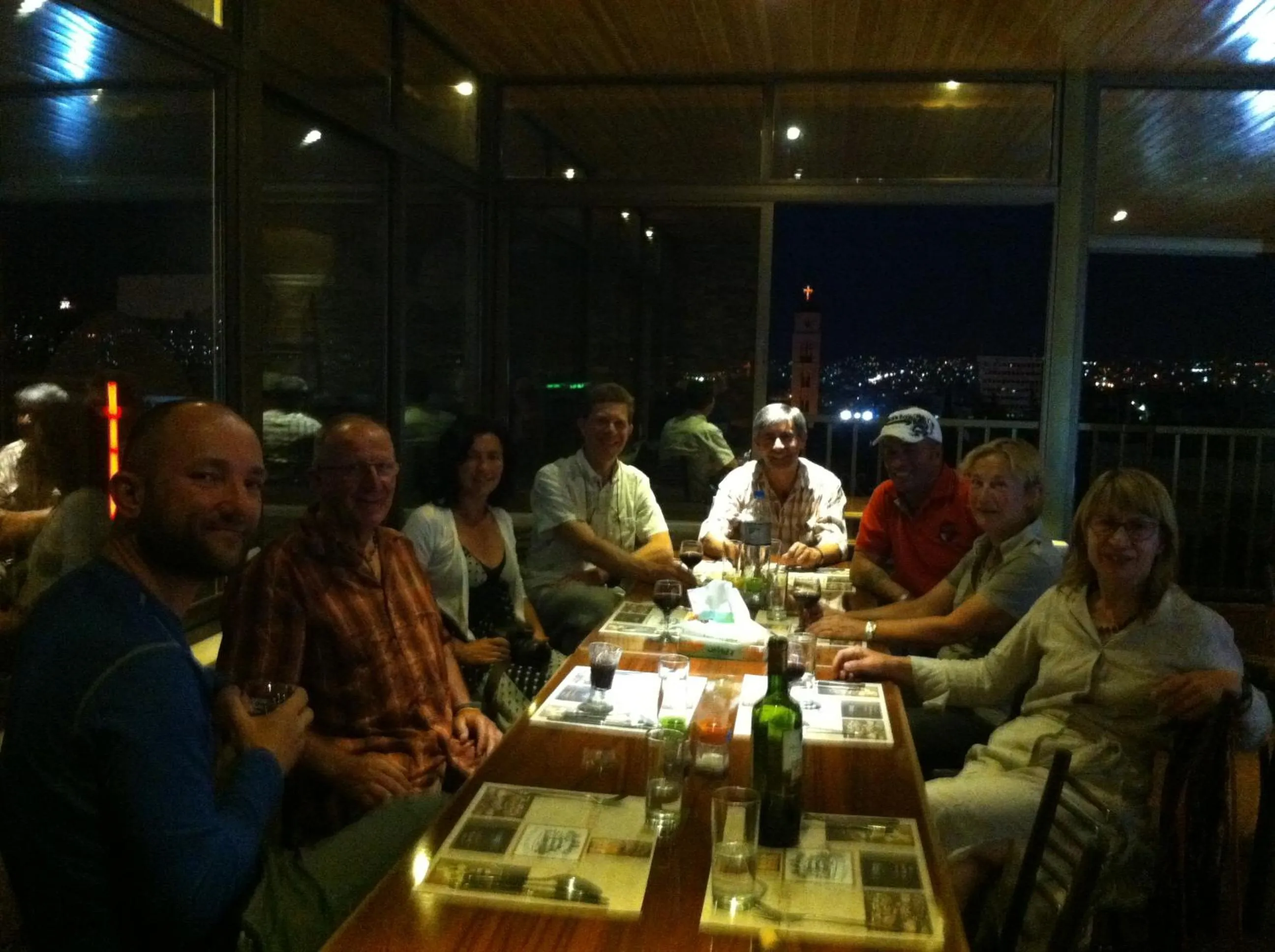 Restaurant/Places to Eat in Caravan Hotel